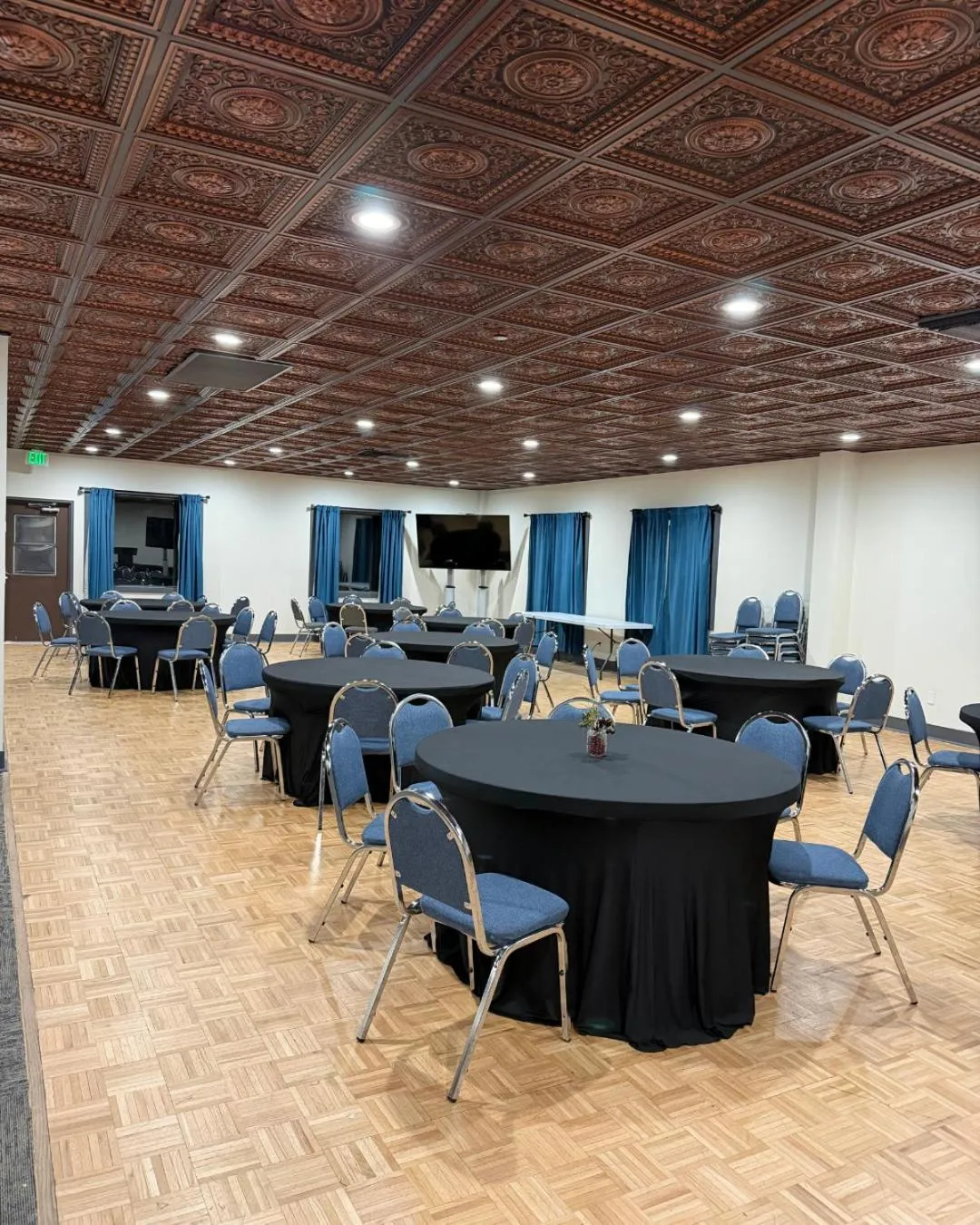Meeting/conference room in Expedition Lodge Estes Park at Rocky Mtn National Park