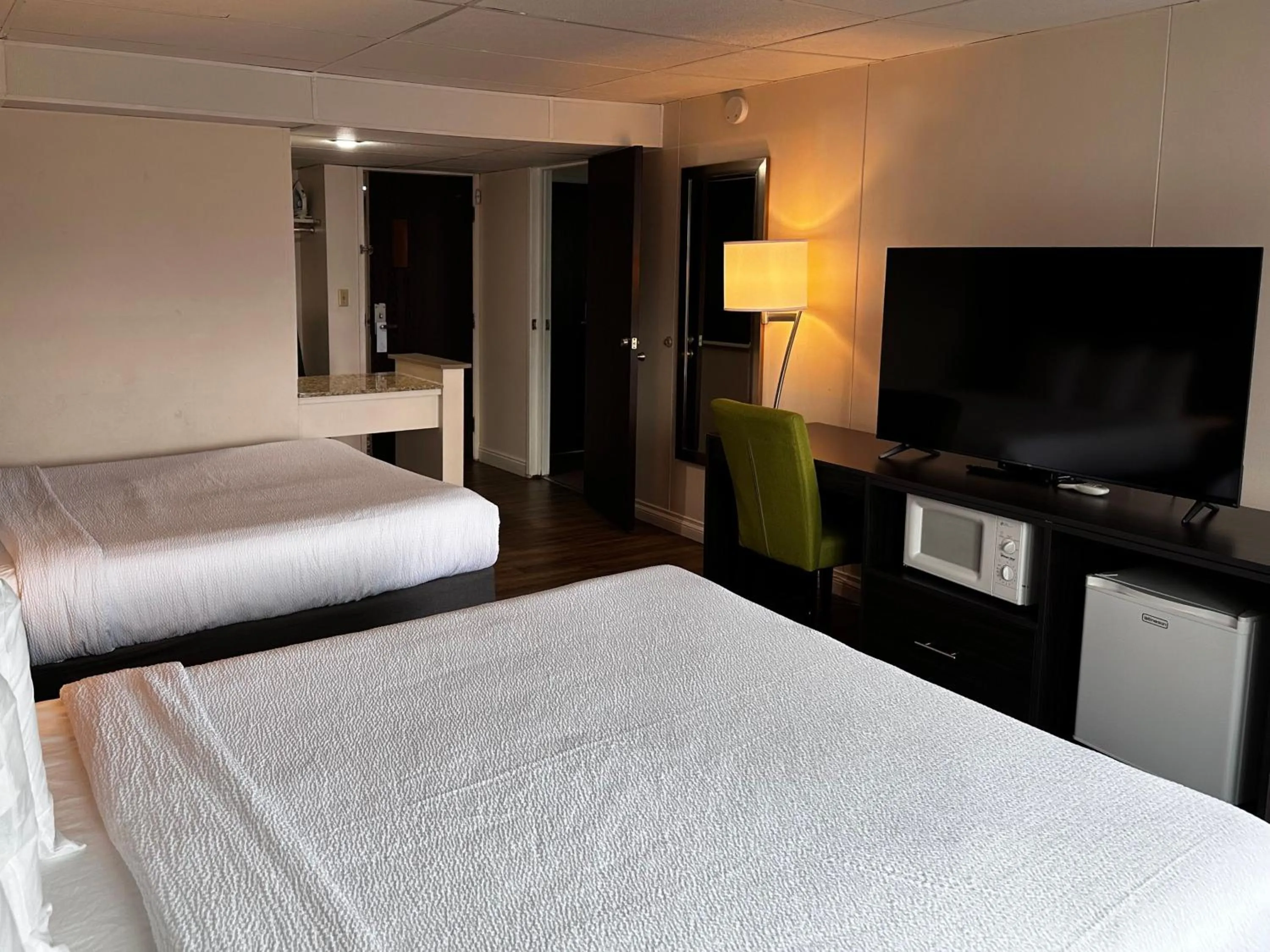 Bed in Expedition Lodge Estes Park at Rocky Mtn National Park