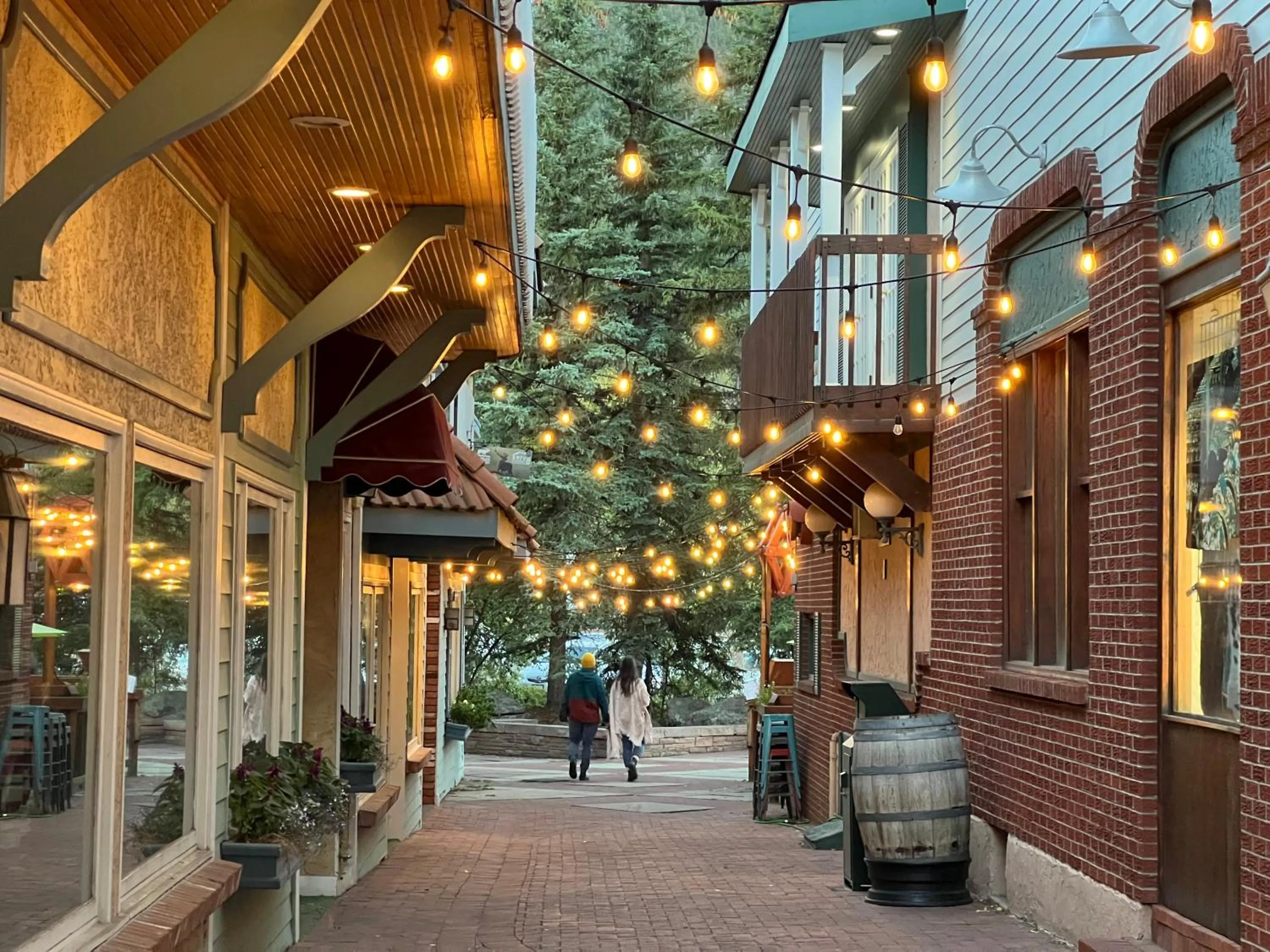 Shopping Area in Expedition Lodge Estes Park at Rocky Mtn National Park