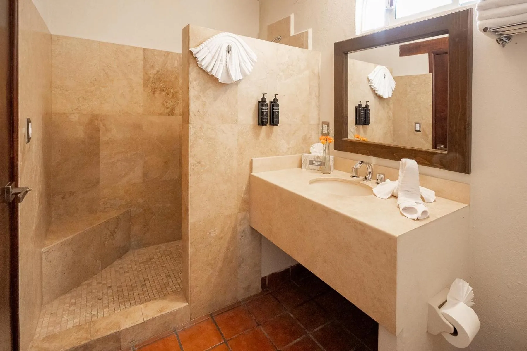 Shower in Hotel & Suites El Moro