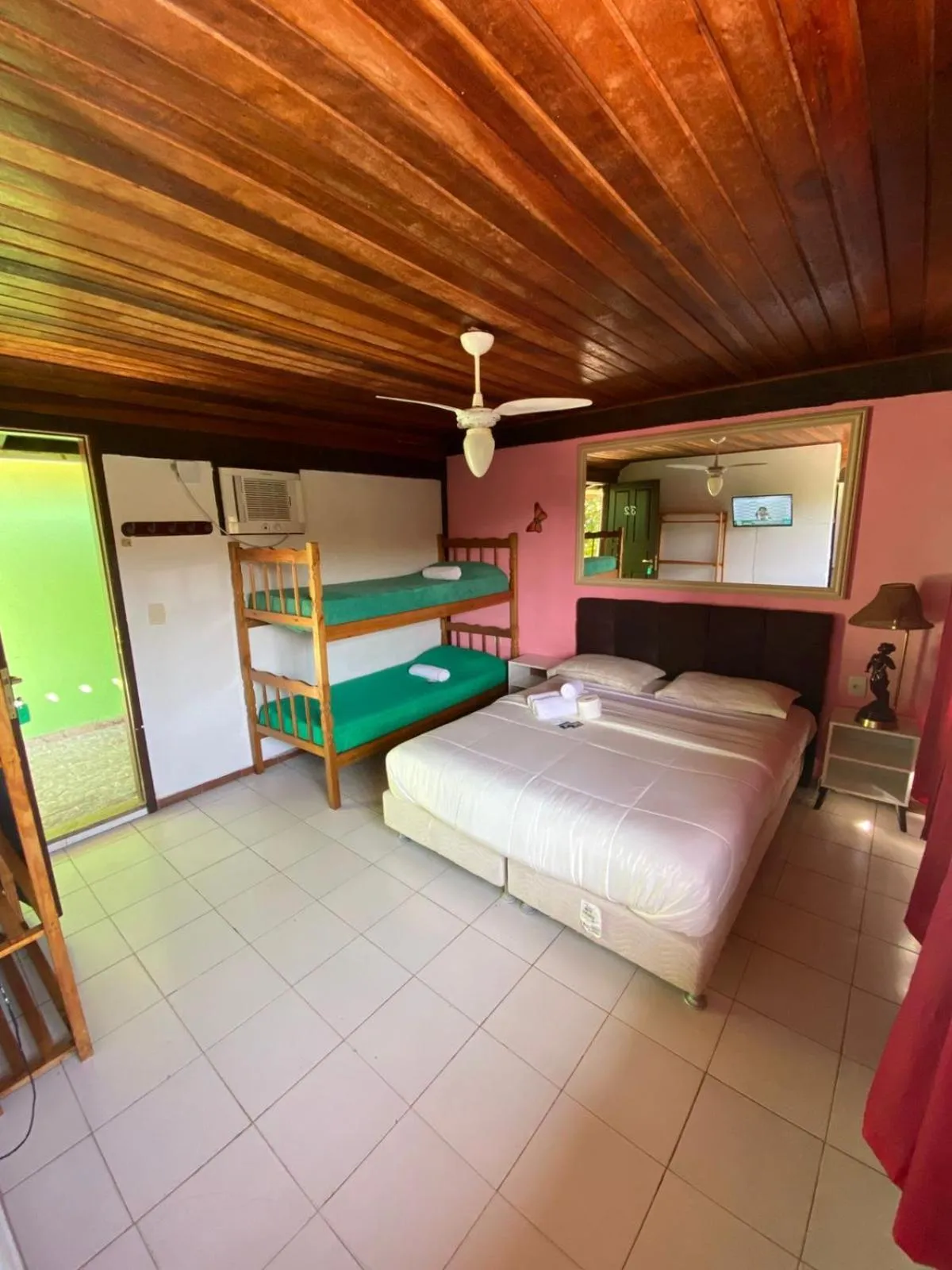 Bed in Pousada Ferradura Beach