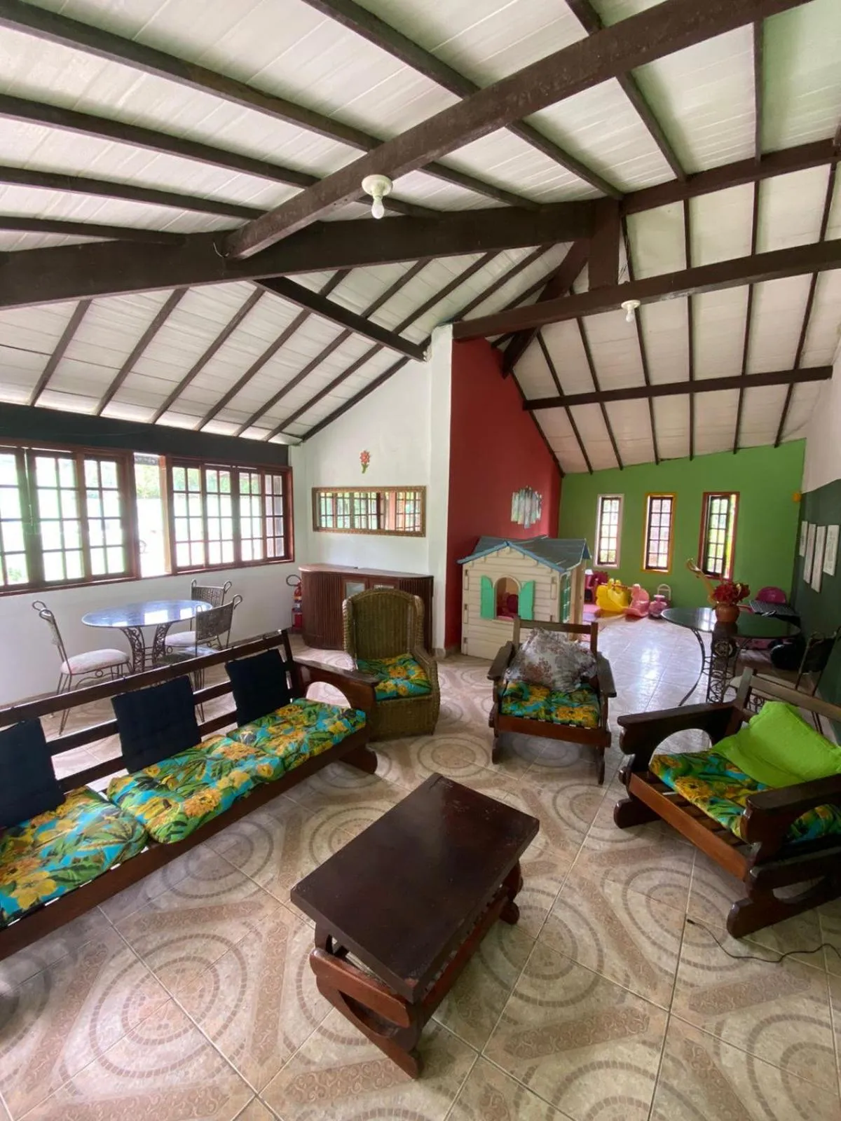 TV and multimedia in Pousada Ferradura Beach