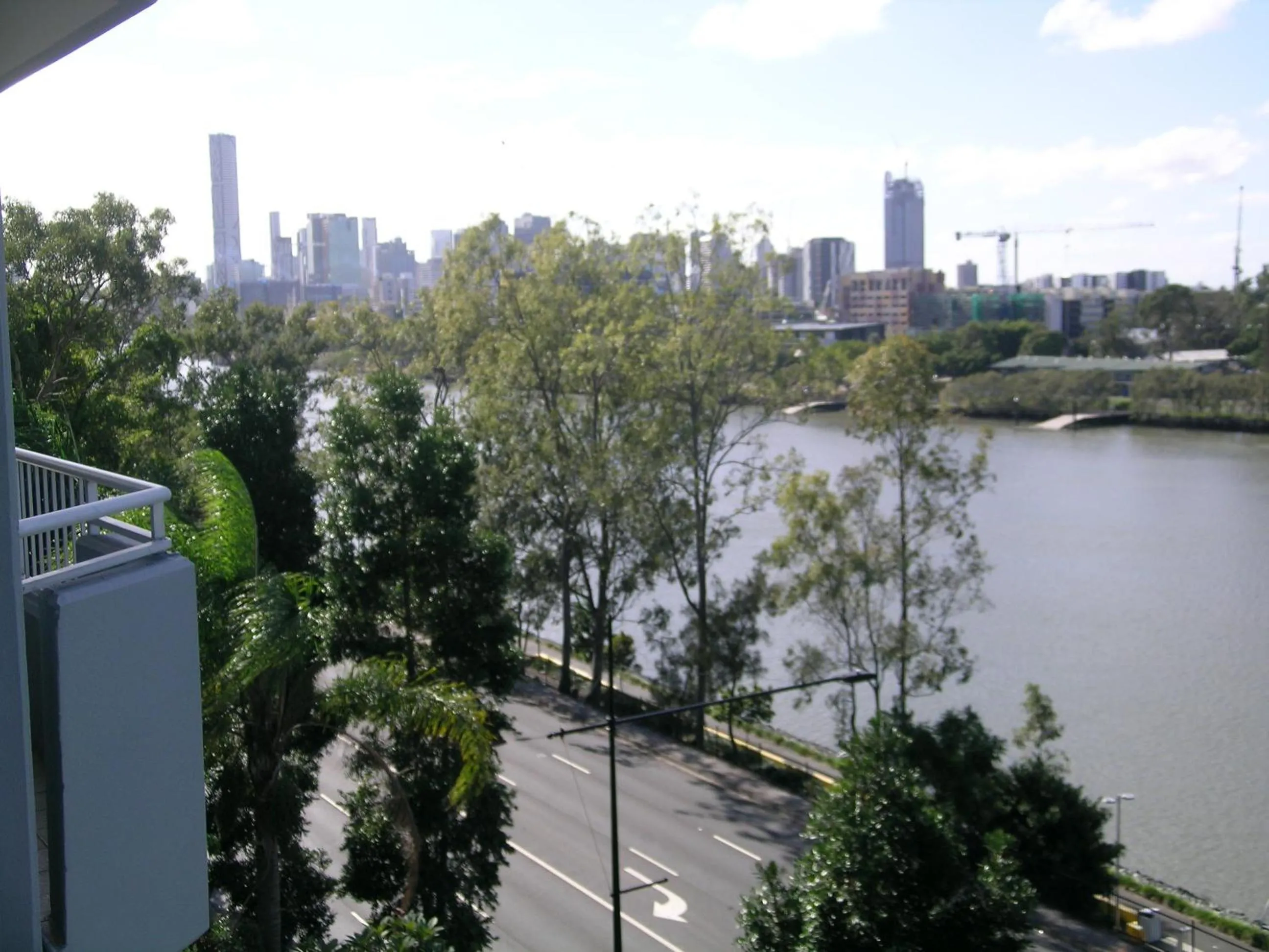 Day in Fairthorpe Apartments