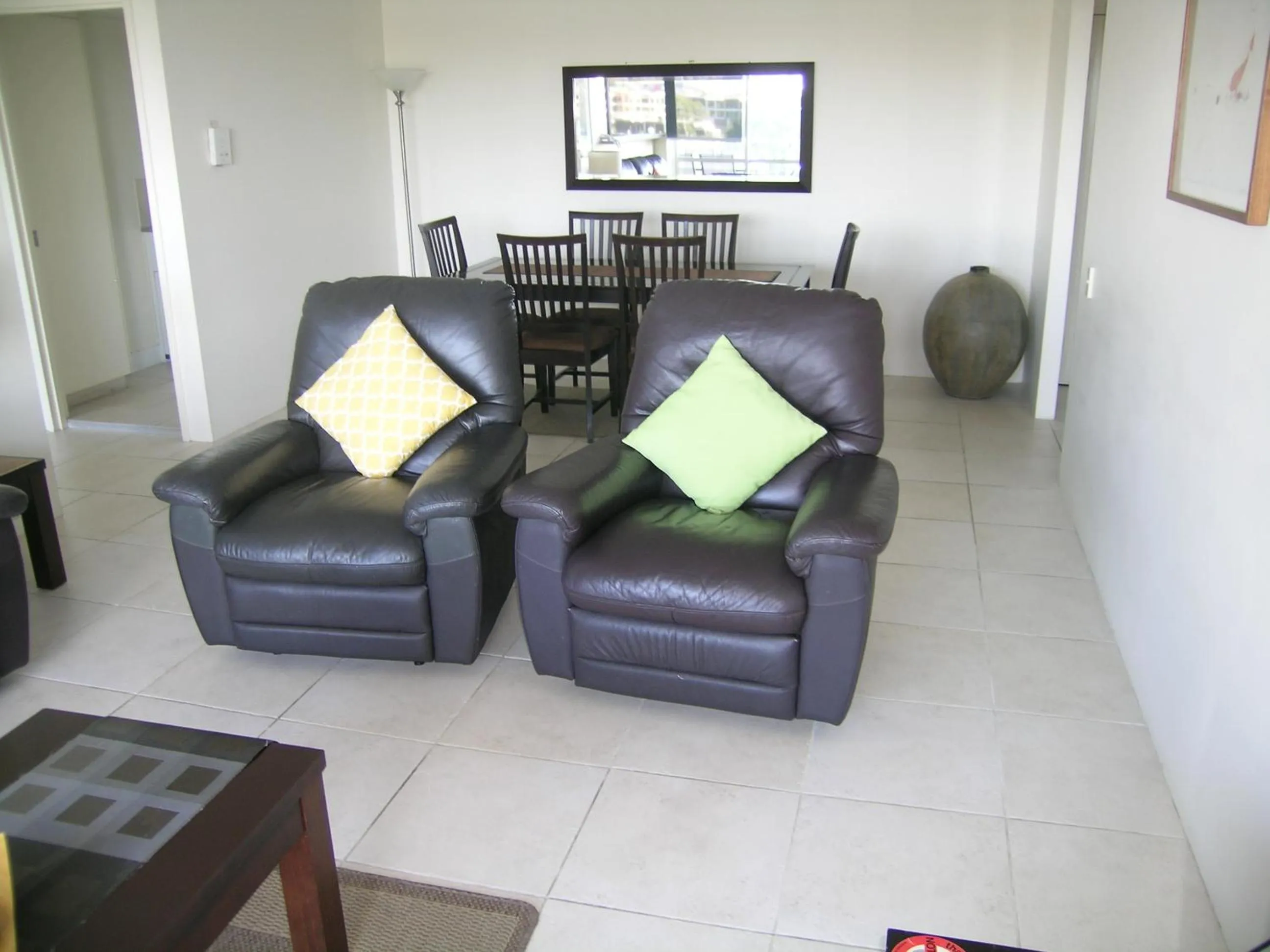 Day in Fairthorpe Apartments