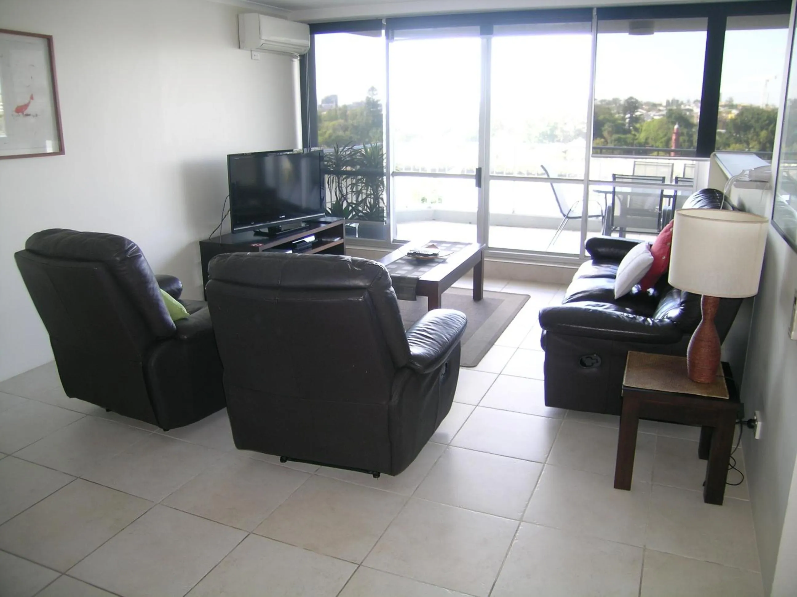 Day in Fairthorpe Apartments