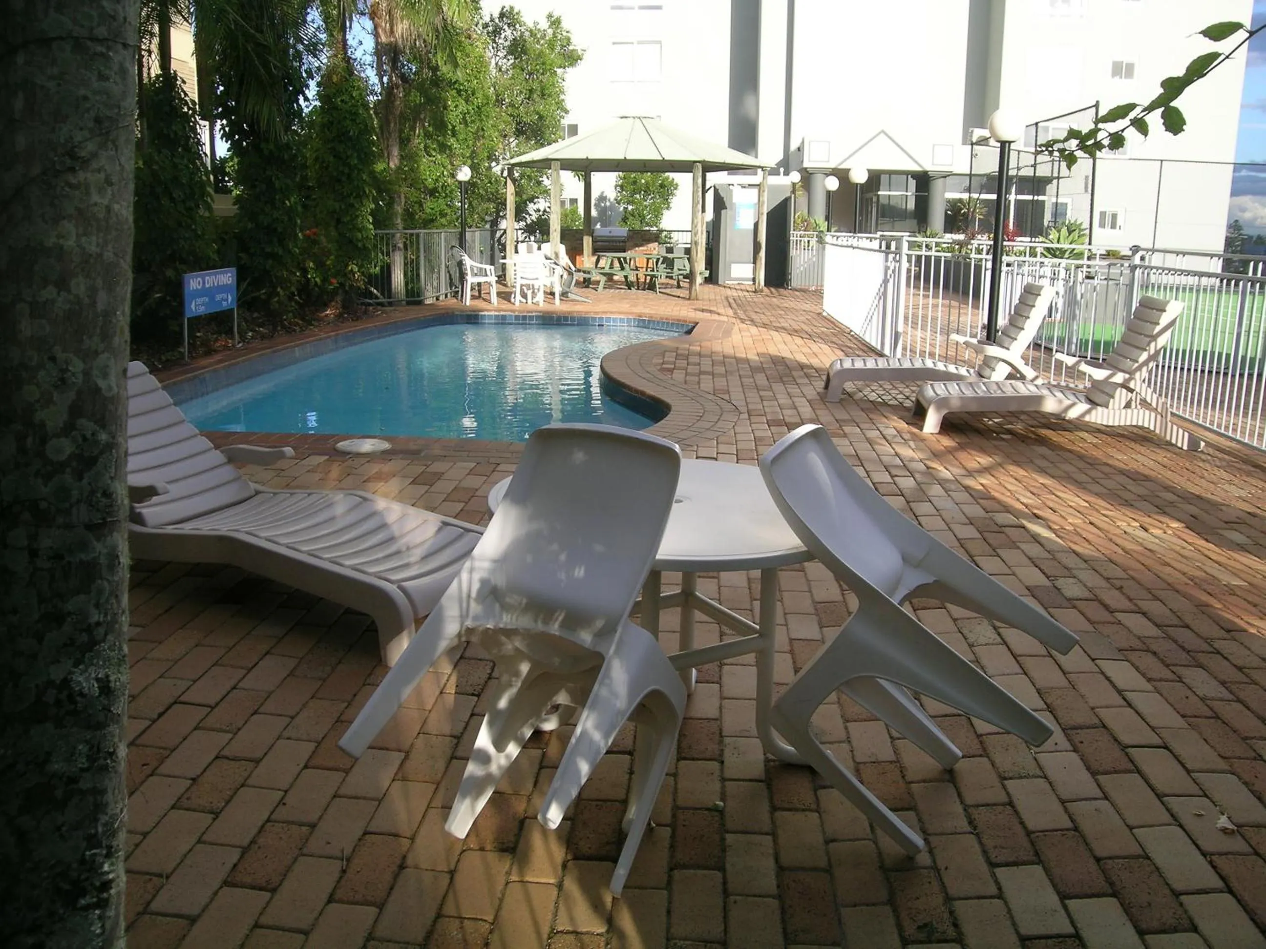 Day in Fairthorpe Apartments