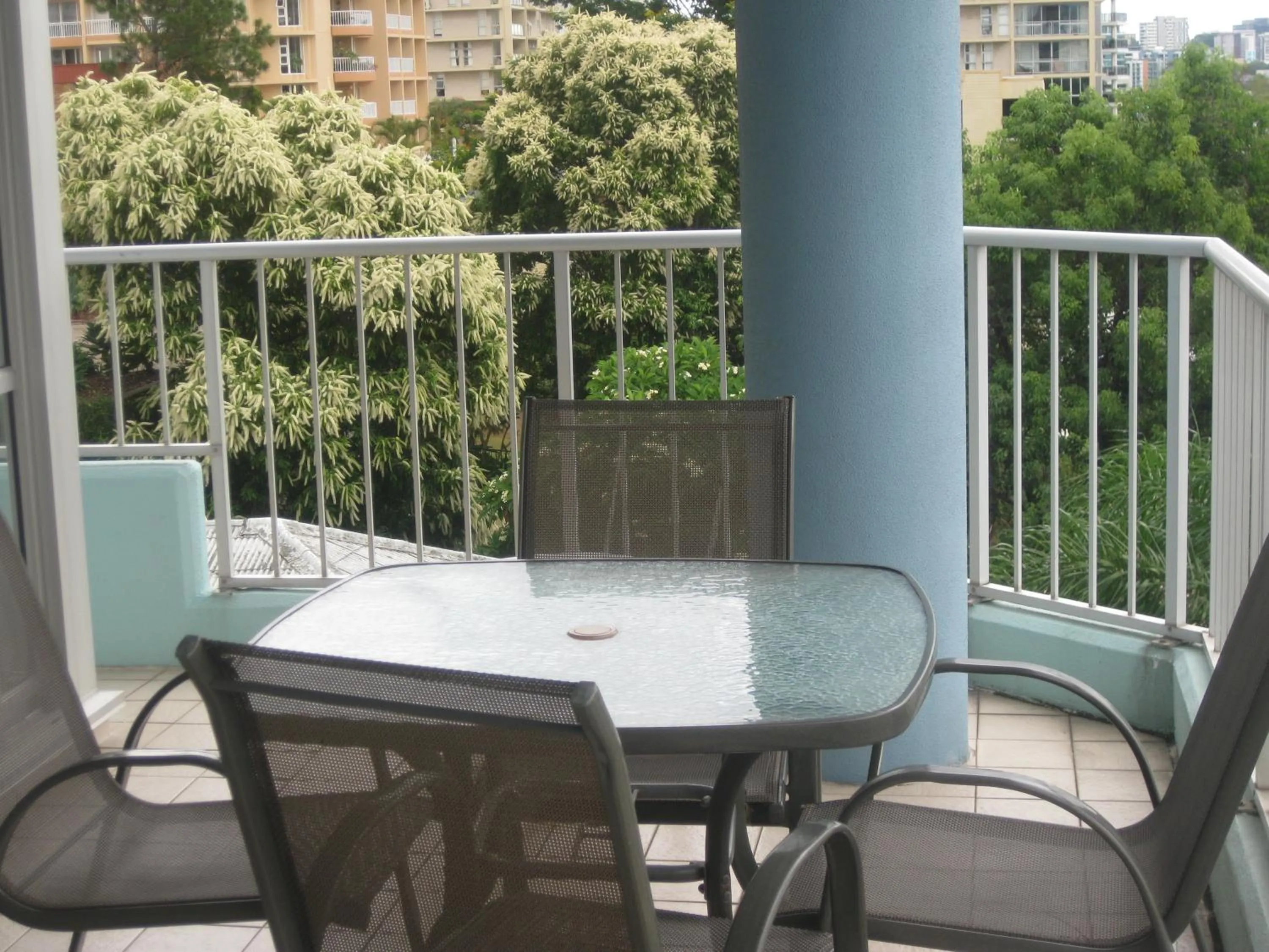 Day in Fairthorpe Apartments