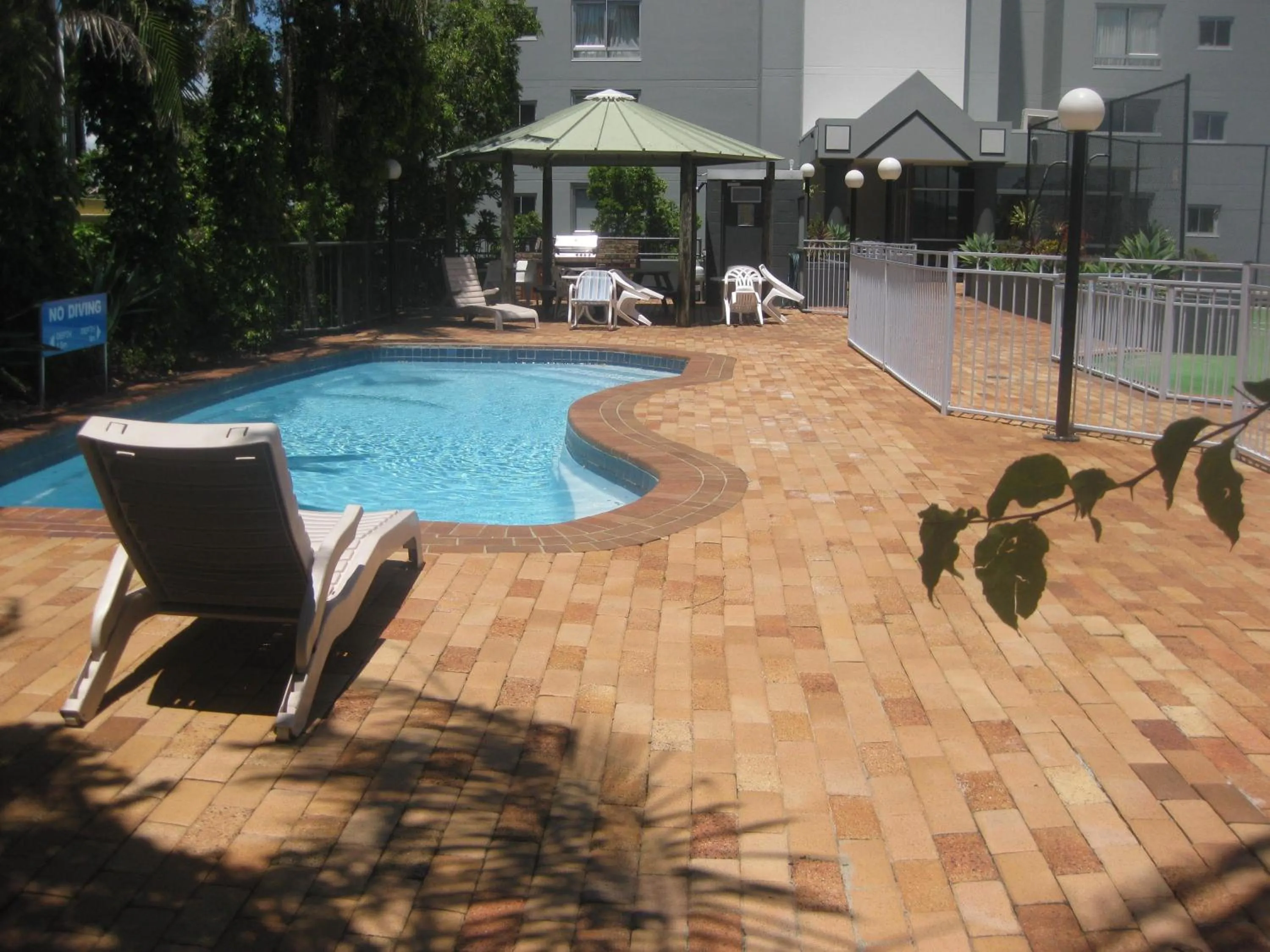 Day in Fairthorpe Apartments