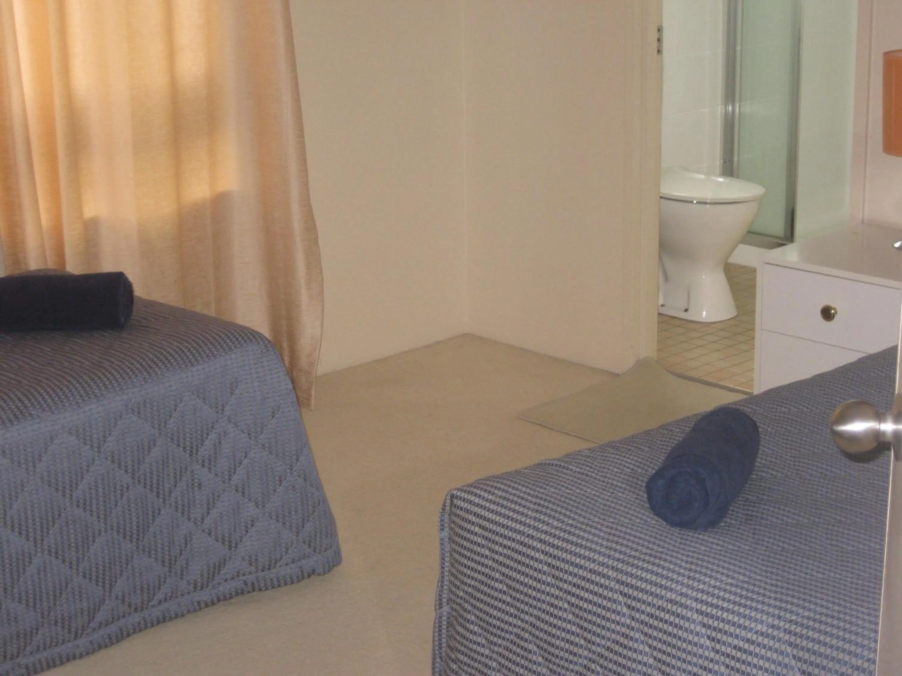 Bed in Fairthorpe Apartments