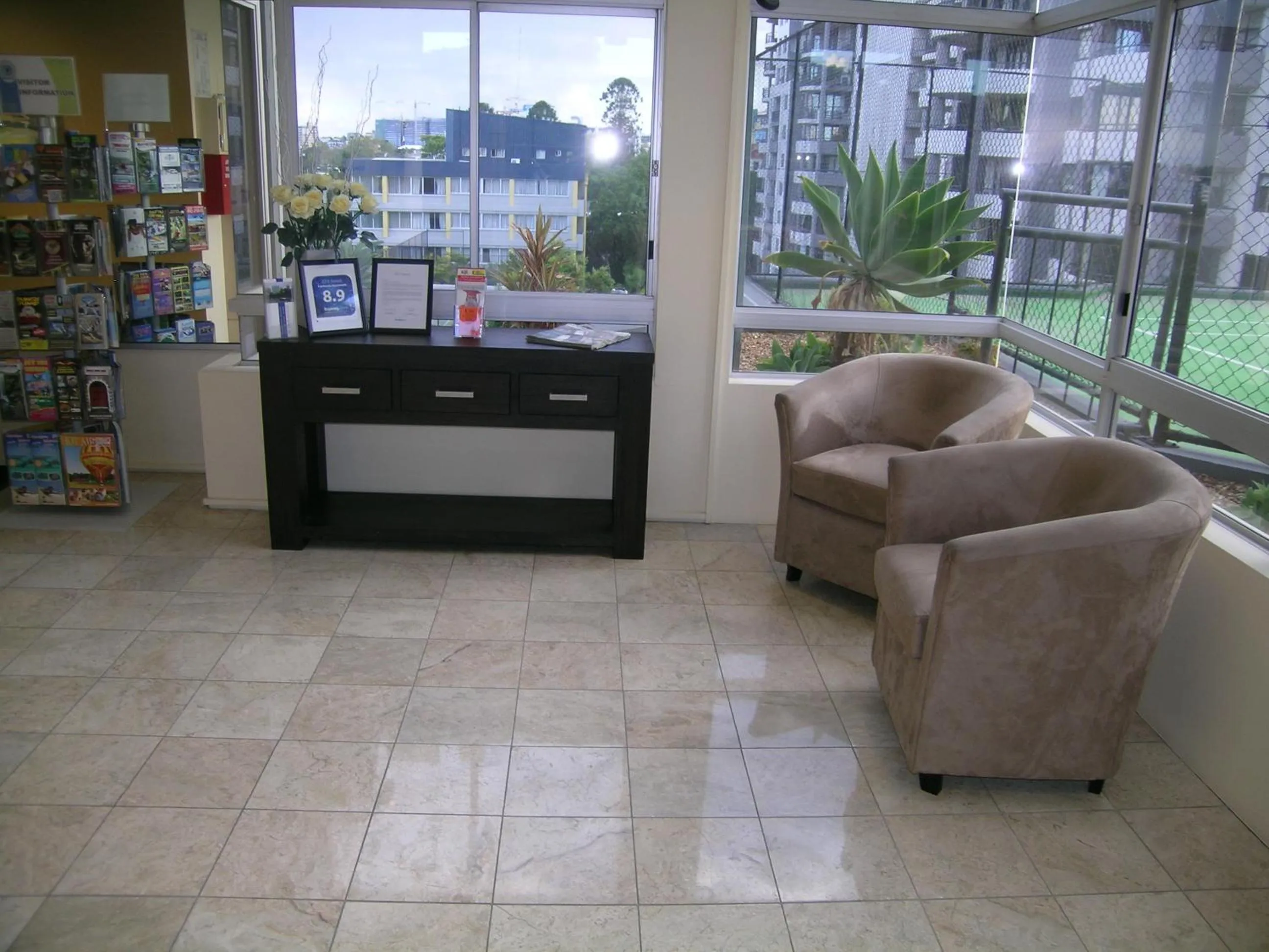 Day in Fairthorpe Apartments