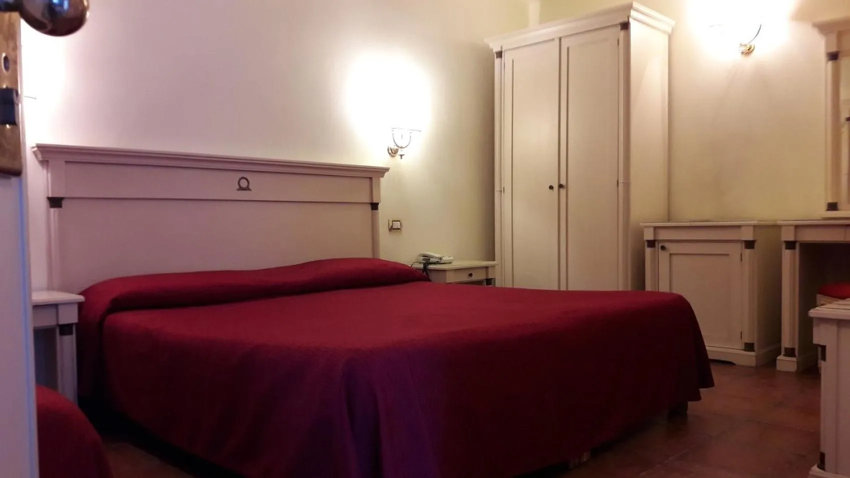 Bed in Hotel Quadrifoglio by Mancini