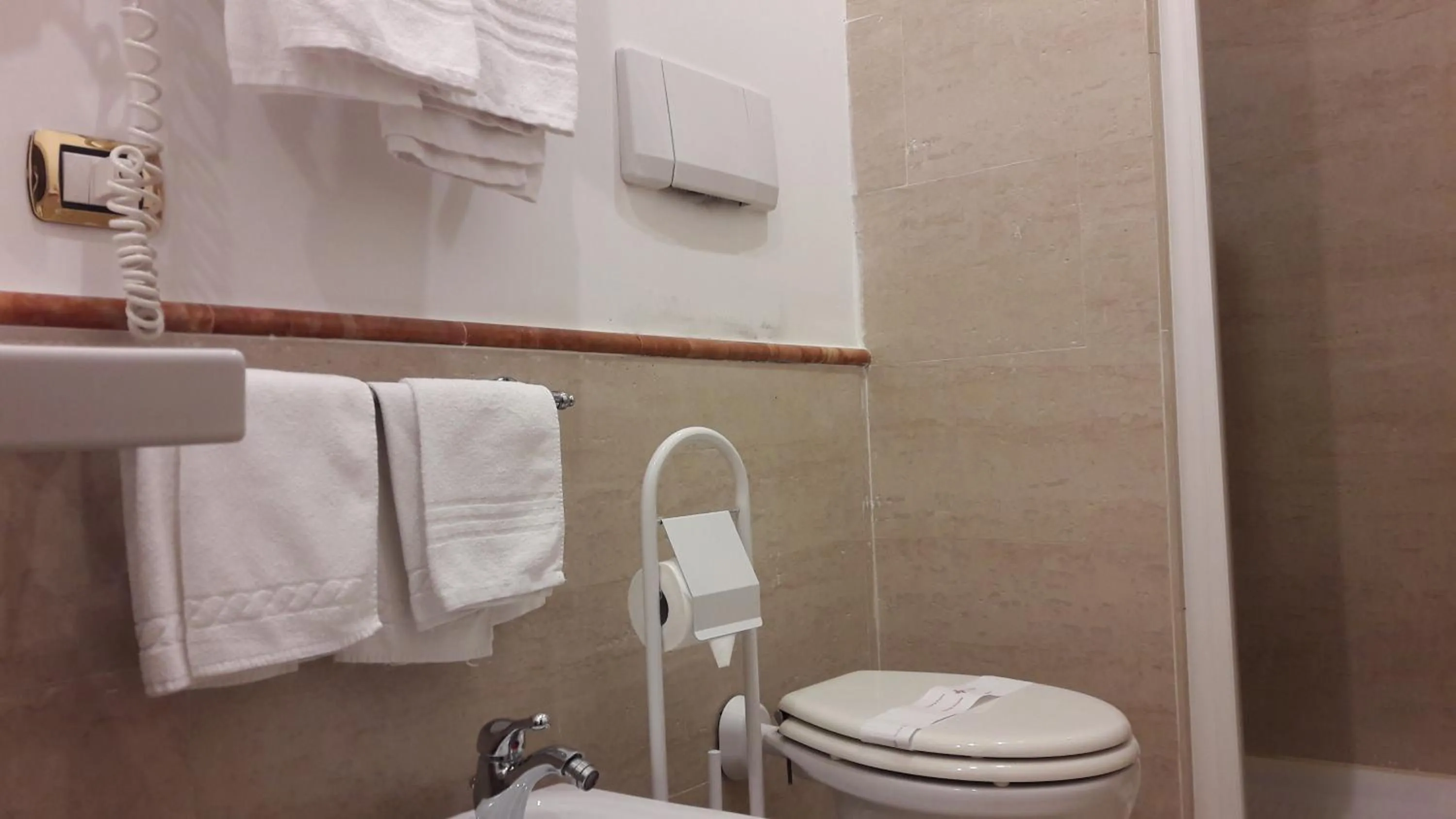 Bathroom in Hotel Quadrifoglio by Mancini