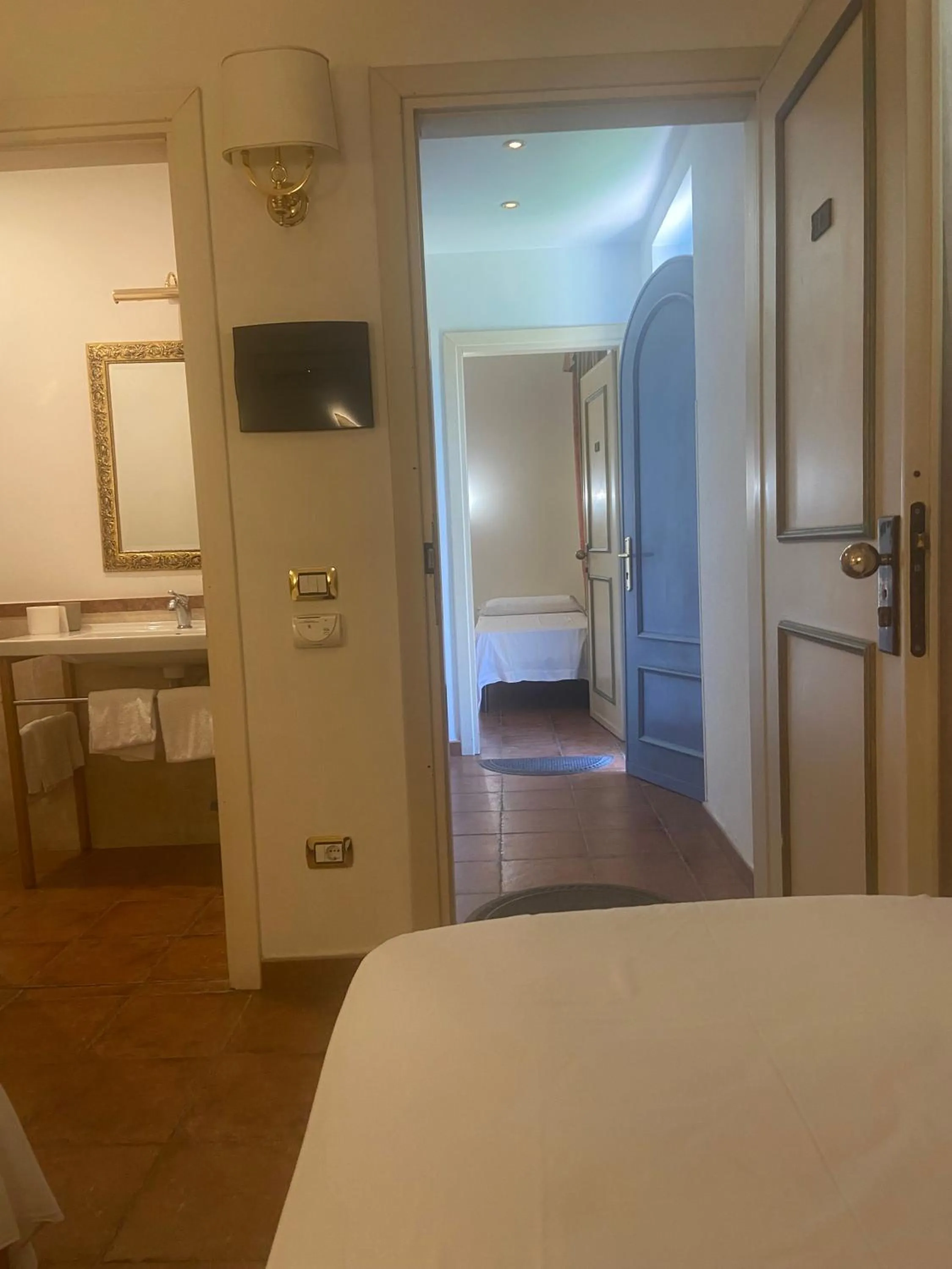 Bed in Hotel Quadrifoglio by Mancini