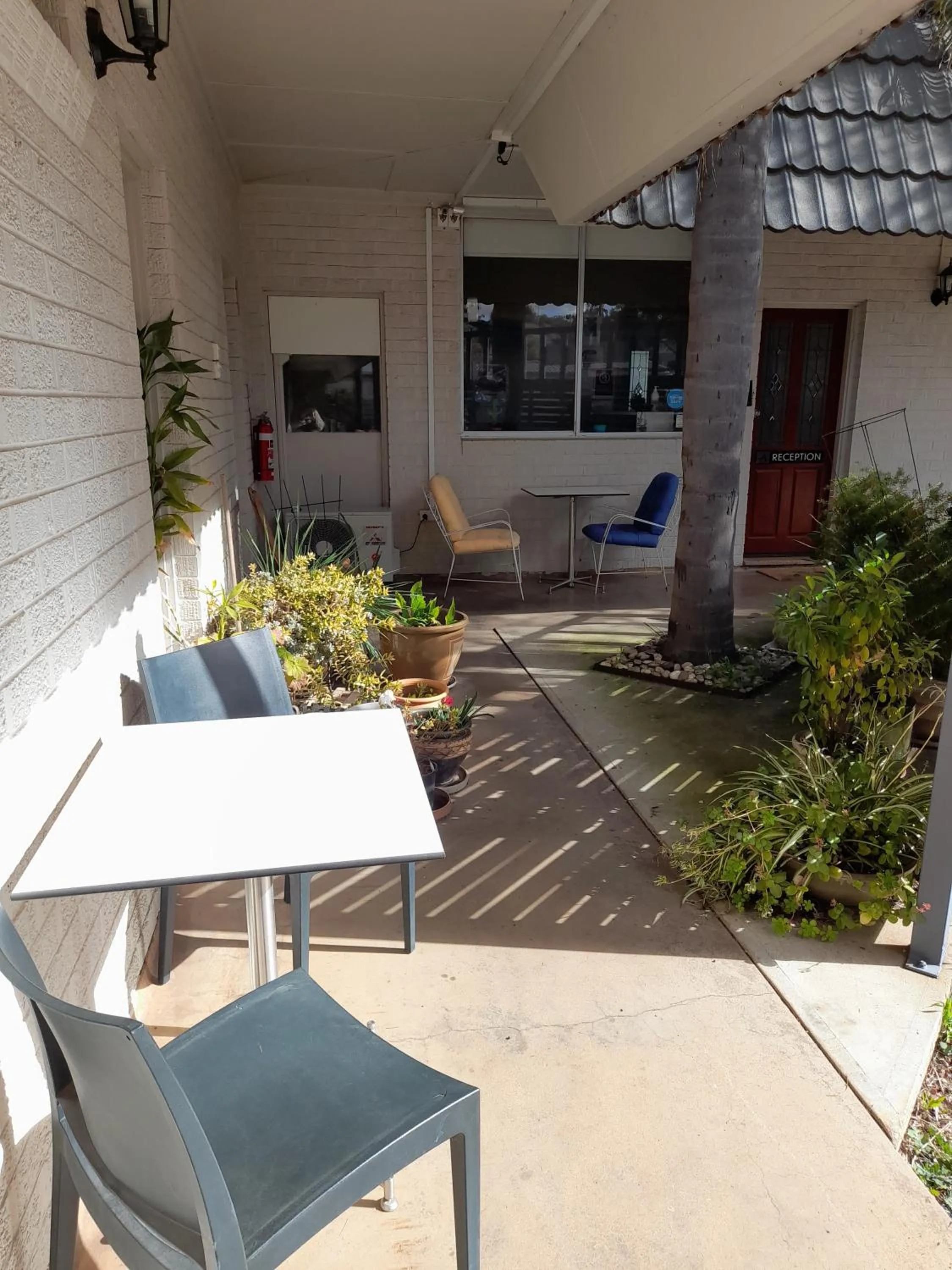 Patio in Aromet Motor Inn