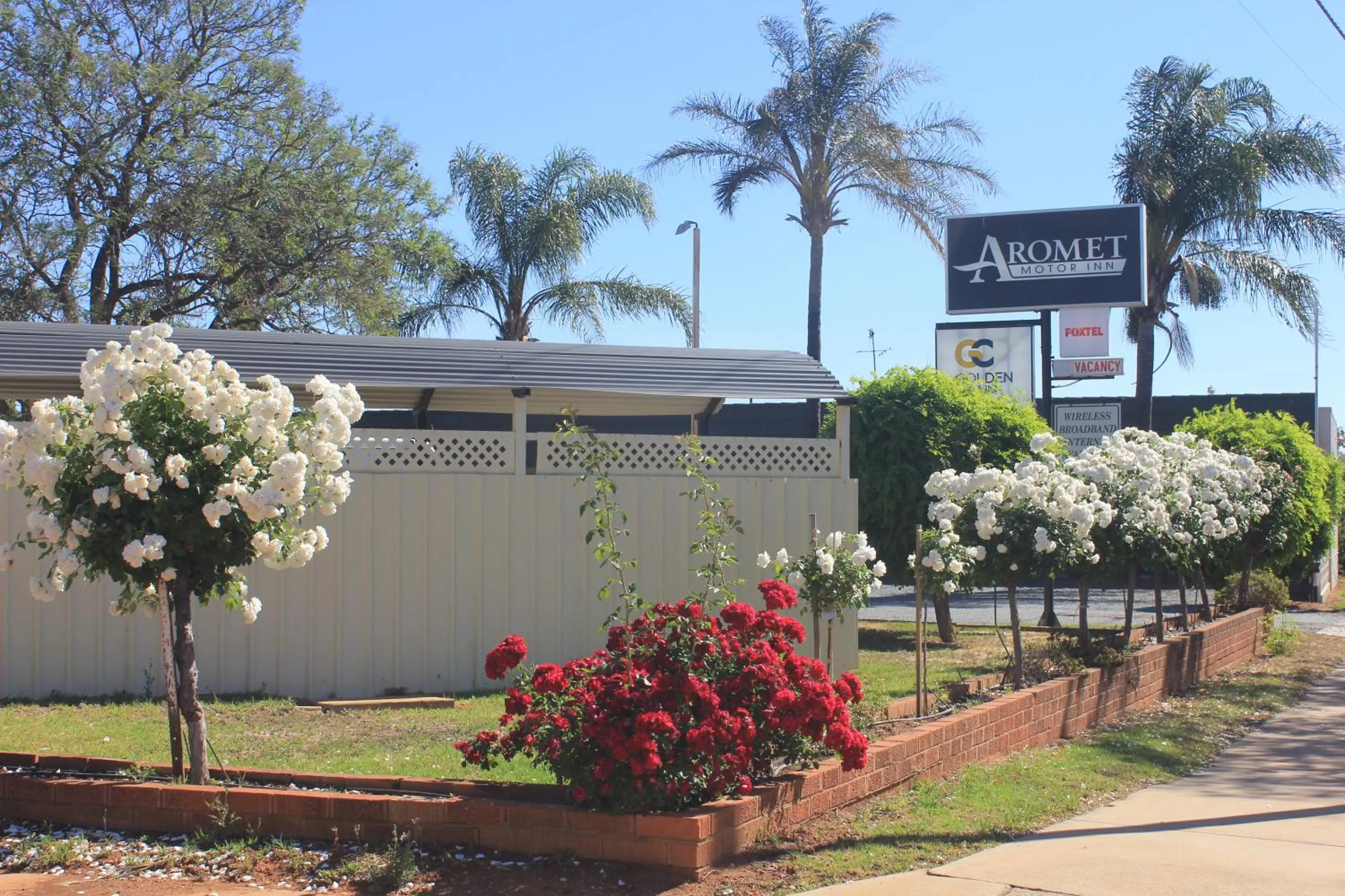 Property building in Aromet Motor Inn