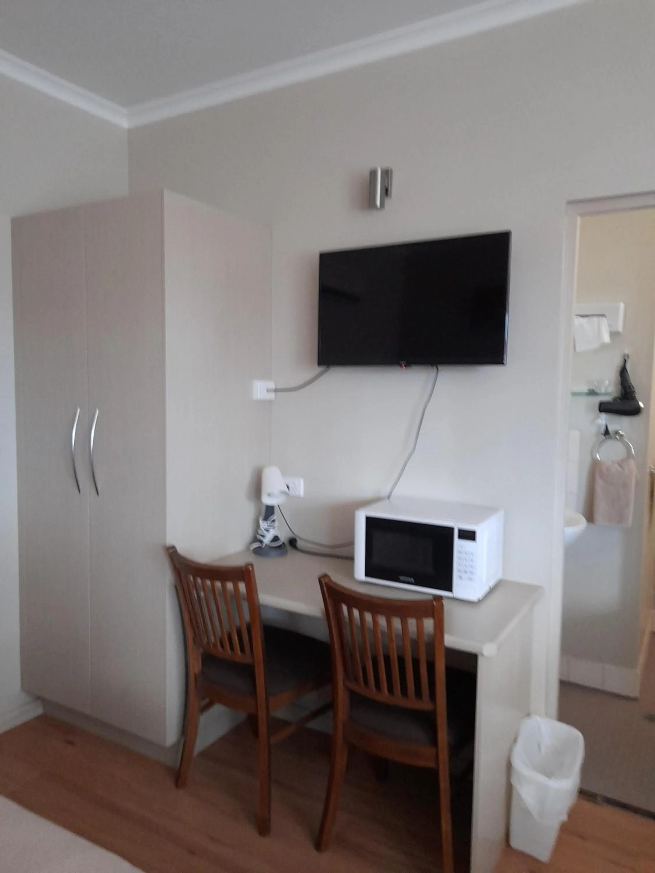 Dining area in Aromet Motor Inn