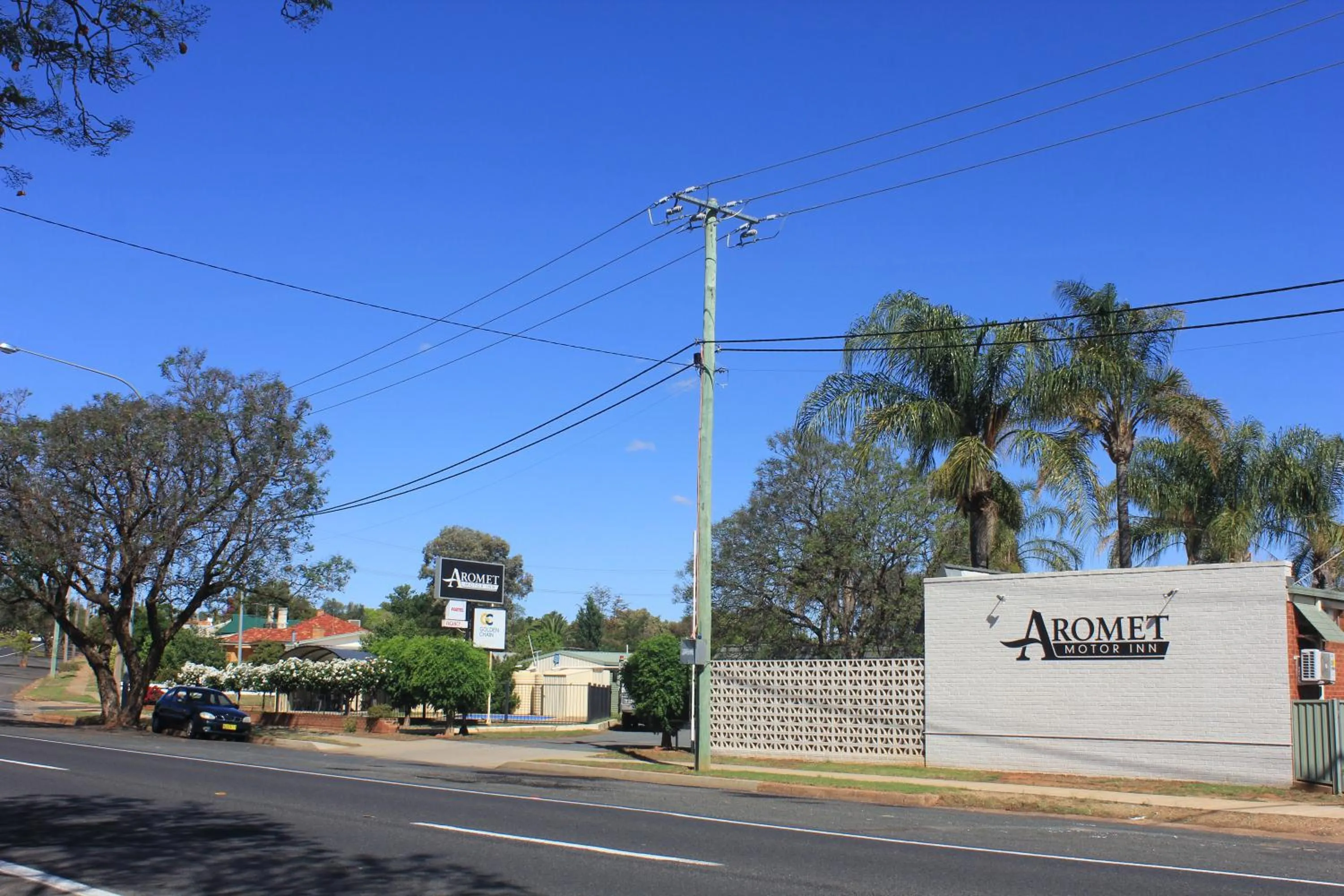 Property building in Aromet Motor Inn