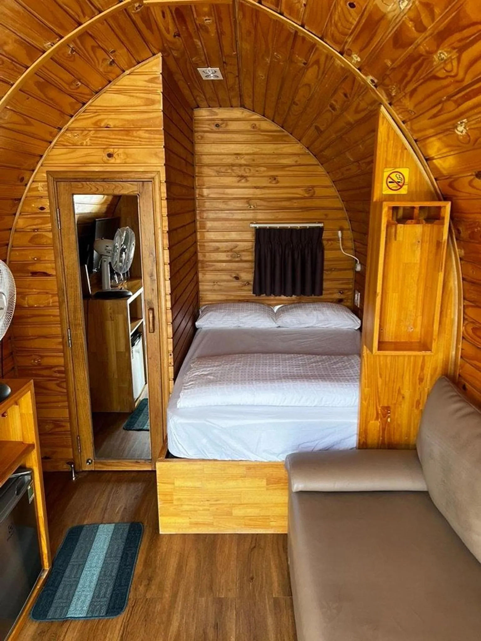 Bedroom, Bed in The Hobbit Bungalow