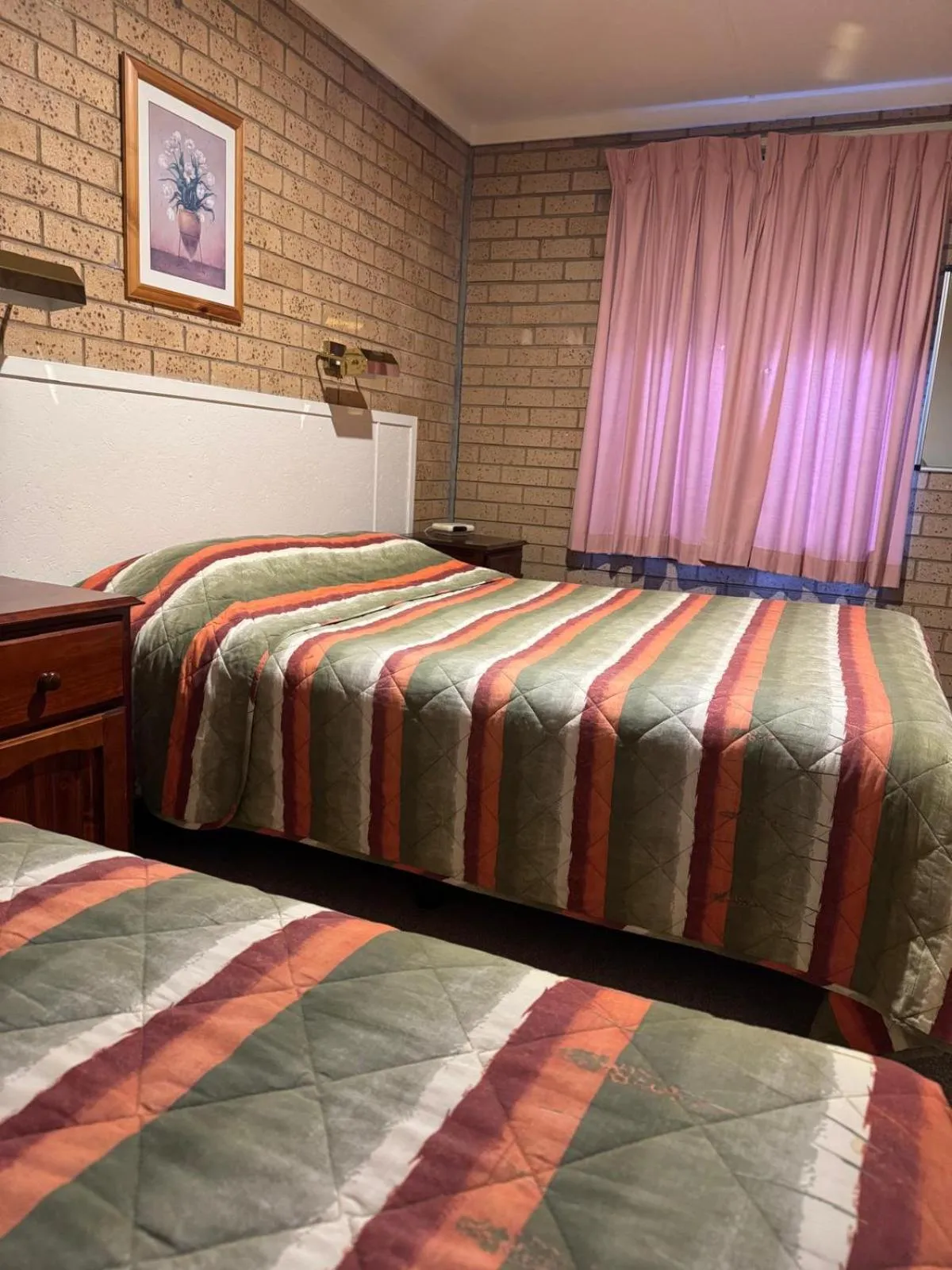 Bed in Lone Pine Motel