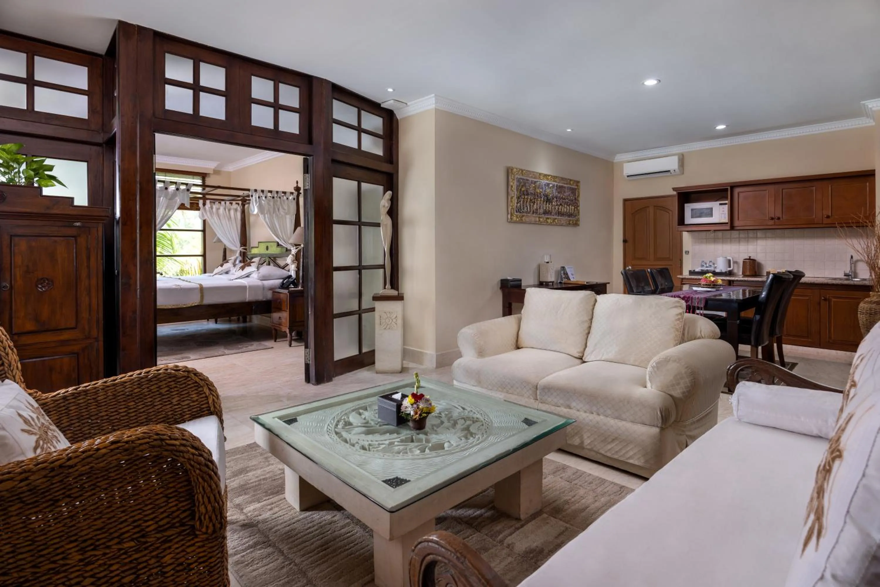 Living room in The Jayakarta Bali Beach Resort