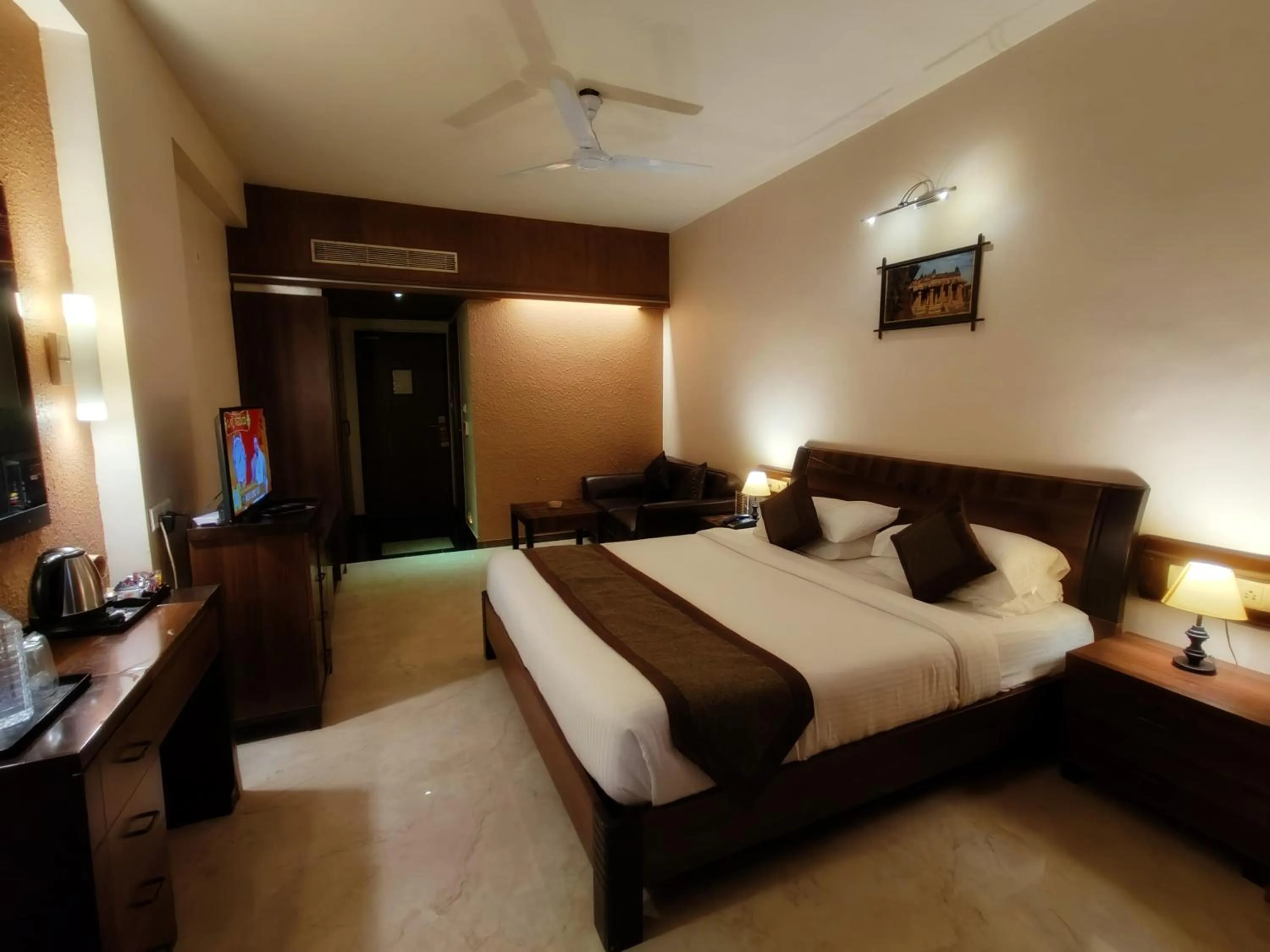 Photo of the whole room, Bed in Malligi,Hampi