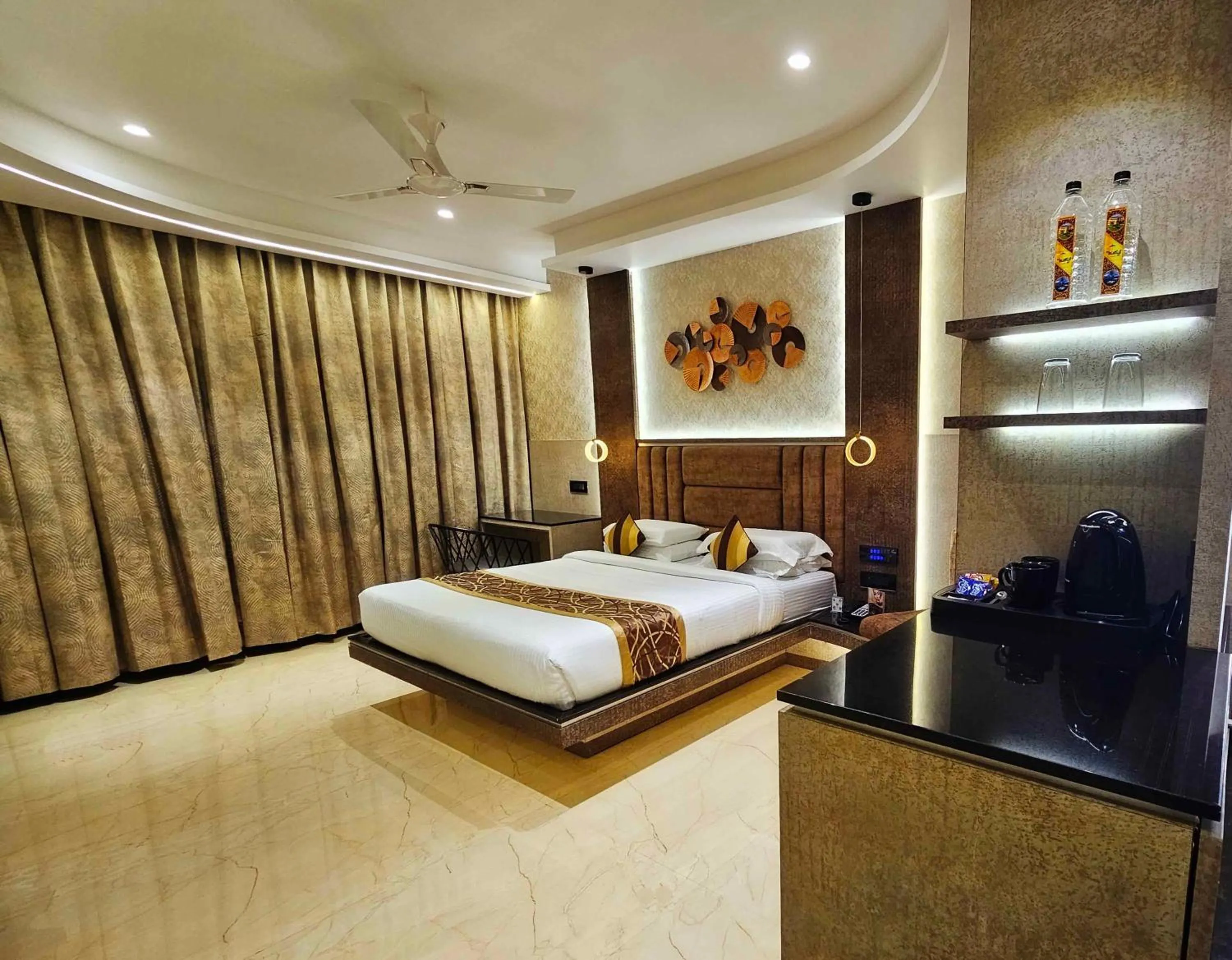 Photo of the whole room, Bed in Malligi,Hampi