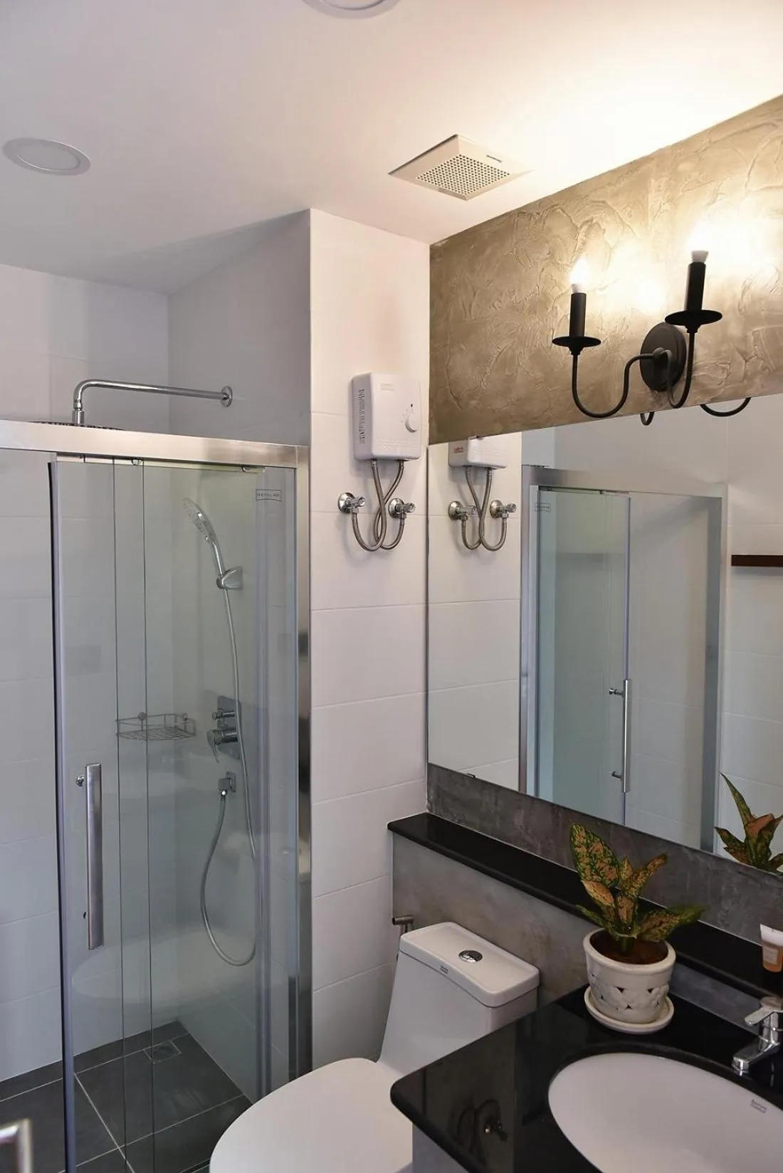 Shower in Sansuntree