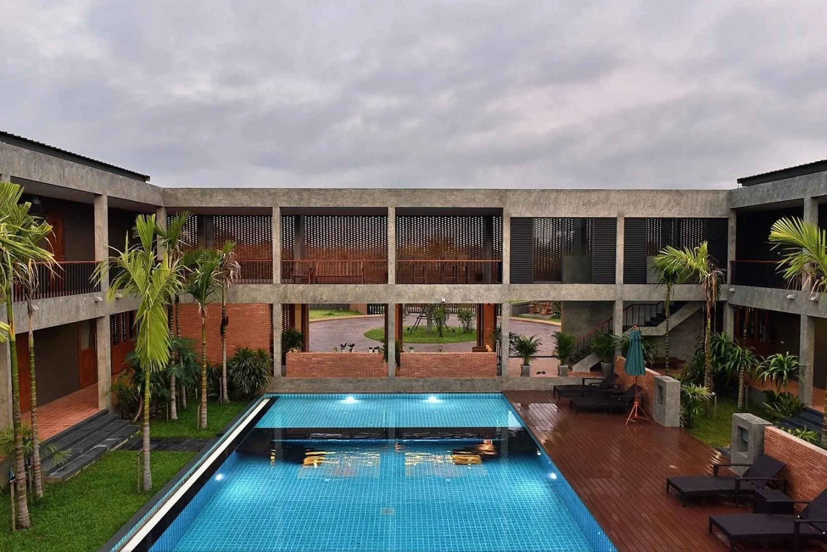 Pool view in Sansuntree