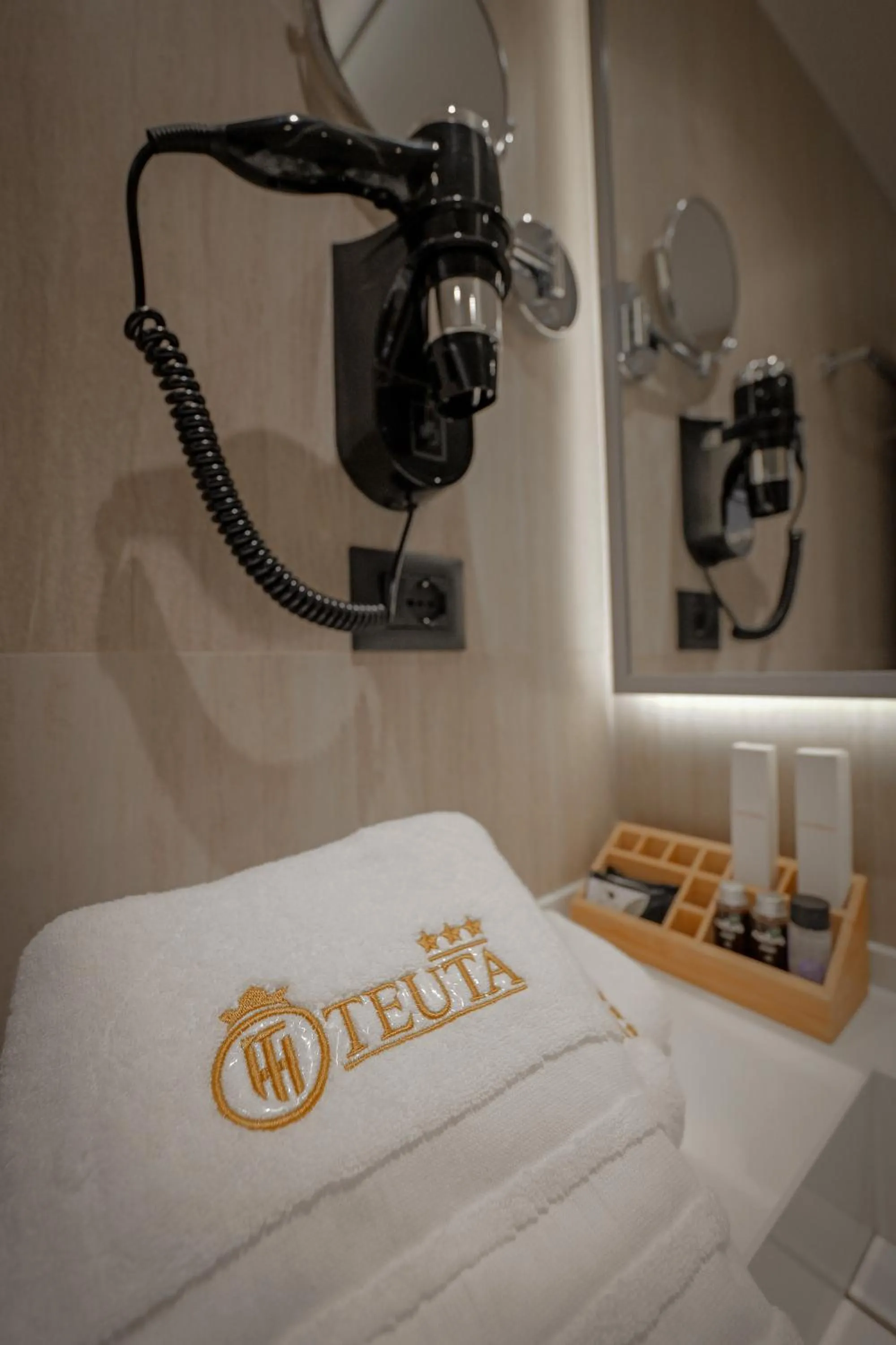 towels, Bed in Hotel Teuta