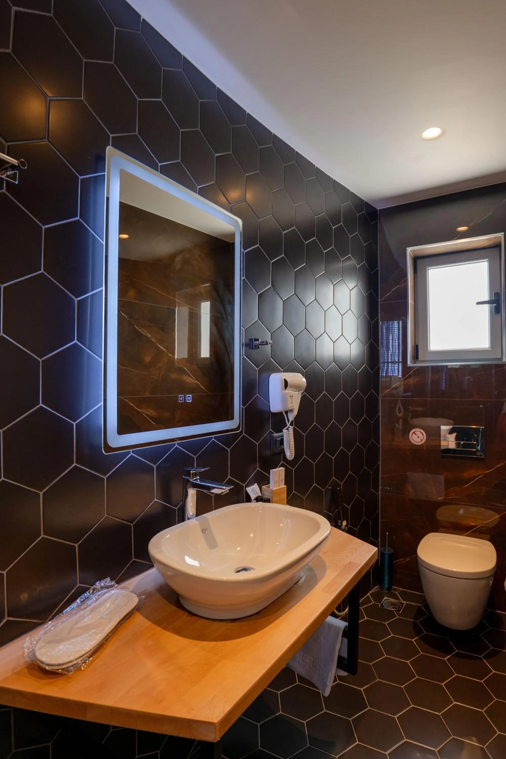 Bathroom in Hotel Teuta