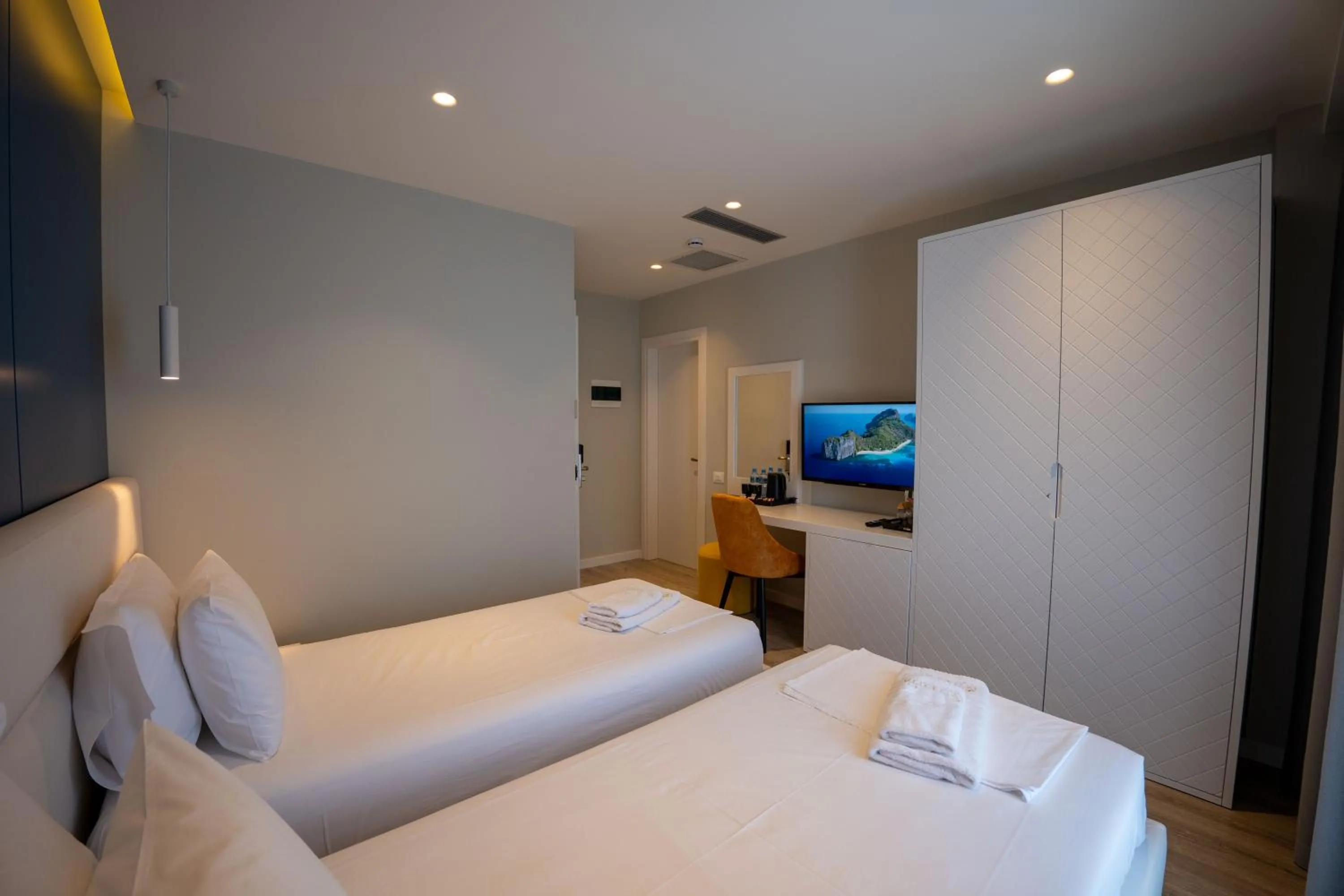 Photo of the whole room, Bed in Hotel Teuta