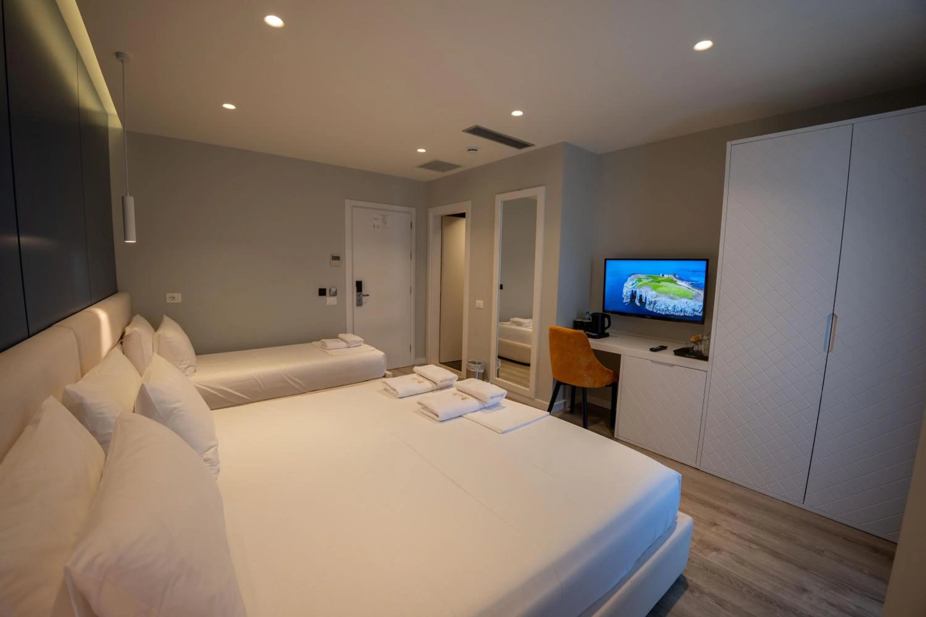 Photo of the whole room, Bed in Hotel Teuta