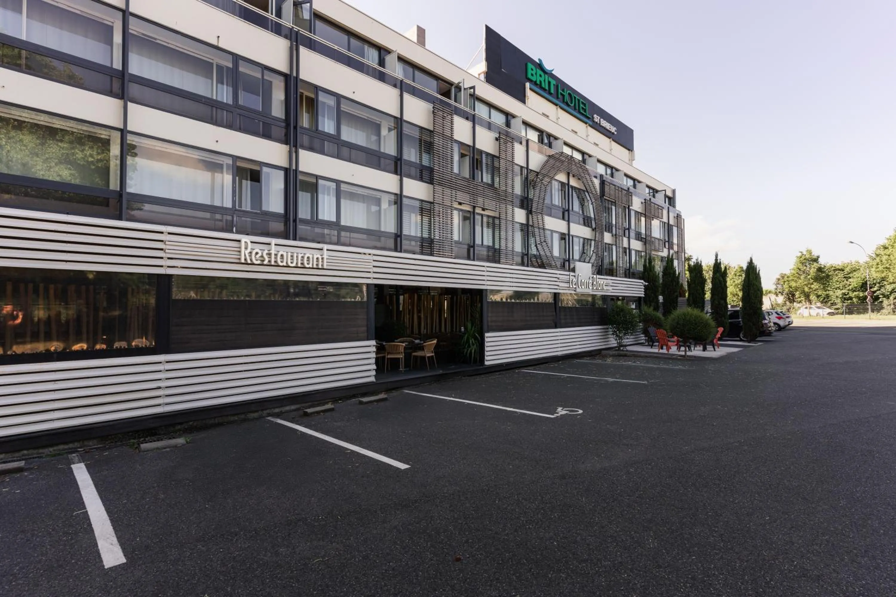 Property building in BRIT HOTEL - RESTAURANT Saint-Brieuc Langueux