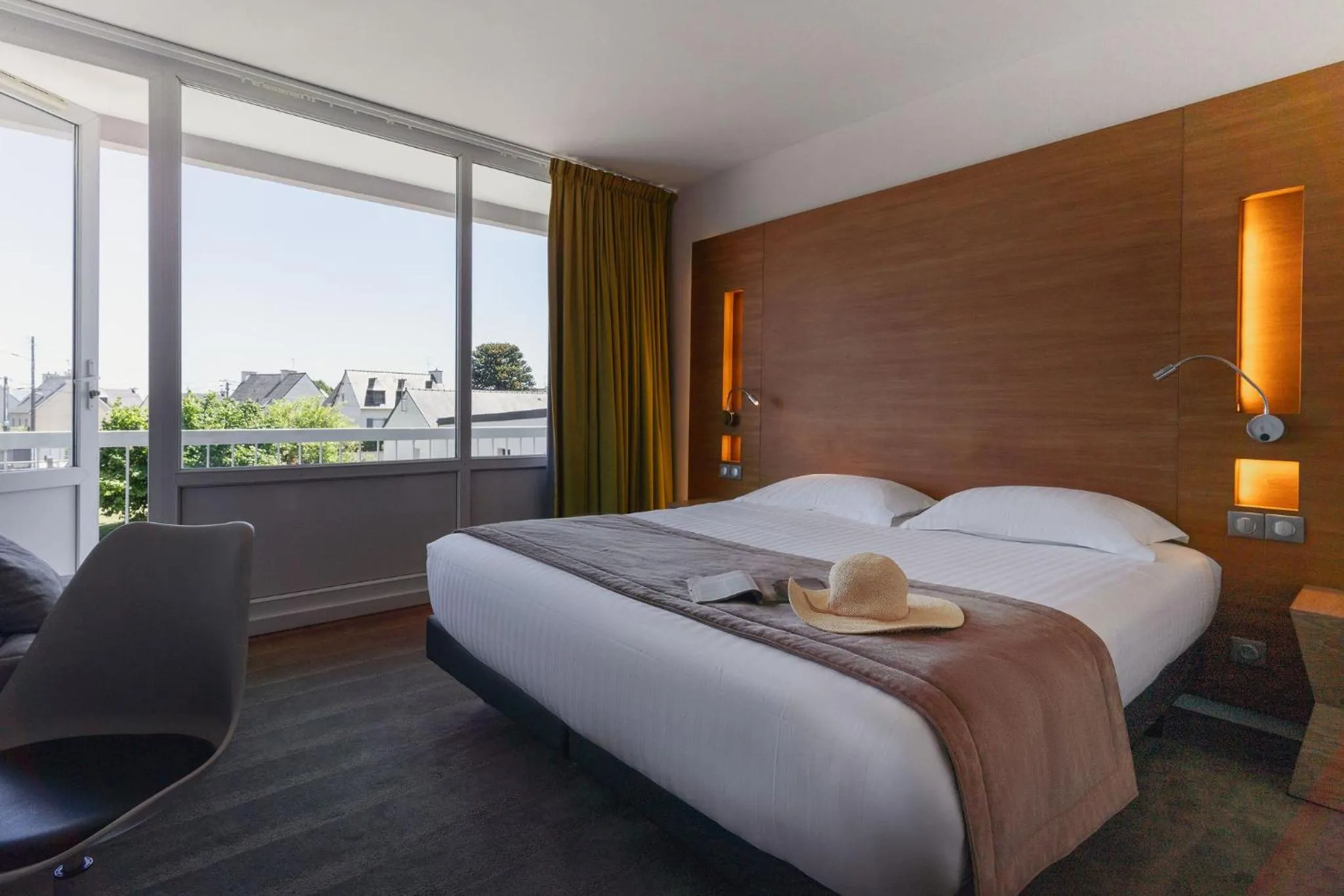 Bed in BRIT HOTEL - RESTAURANT Saint-Brieuc Langueux