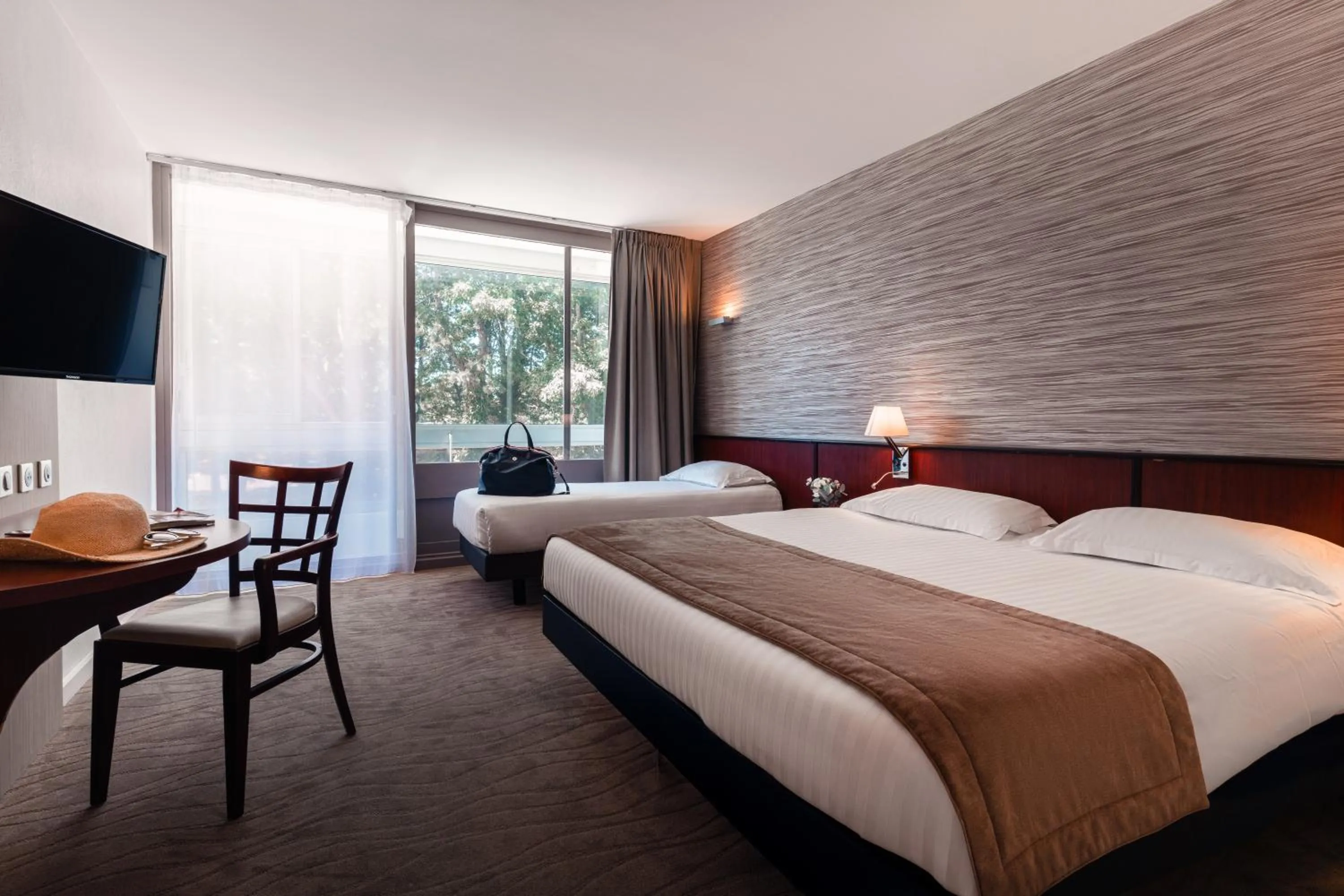 Bedroom, Bed in BRIT HOTEL - RESTAURANT Saint-Brieuc Langueux