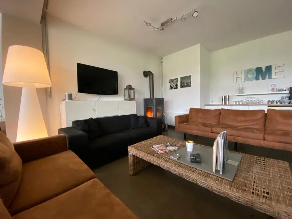 TV and multimedia in De Slaapfabriek vakantiehuis en trainingslocatie