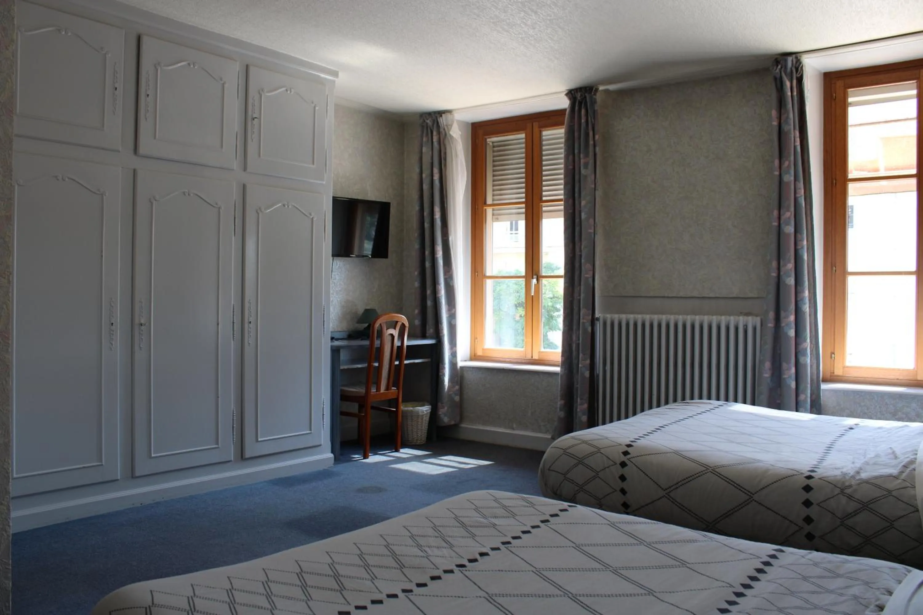 Bedroom, Bed in Le Commerce