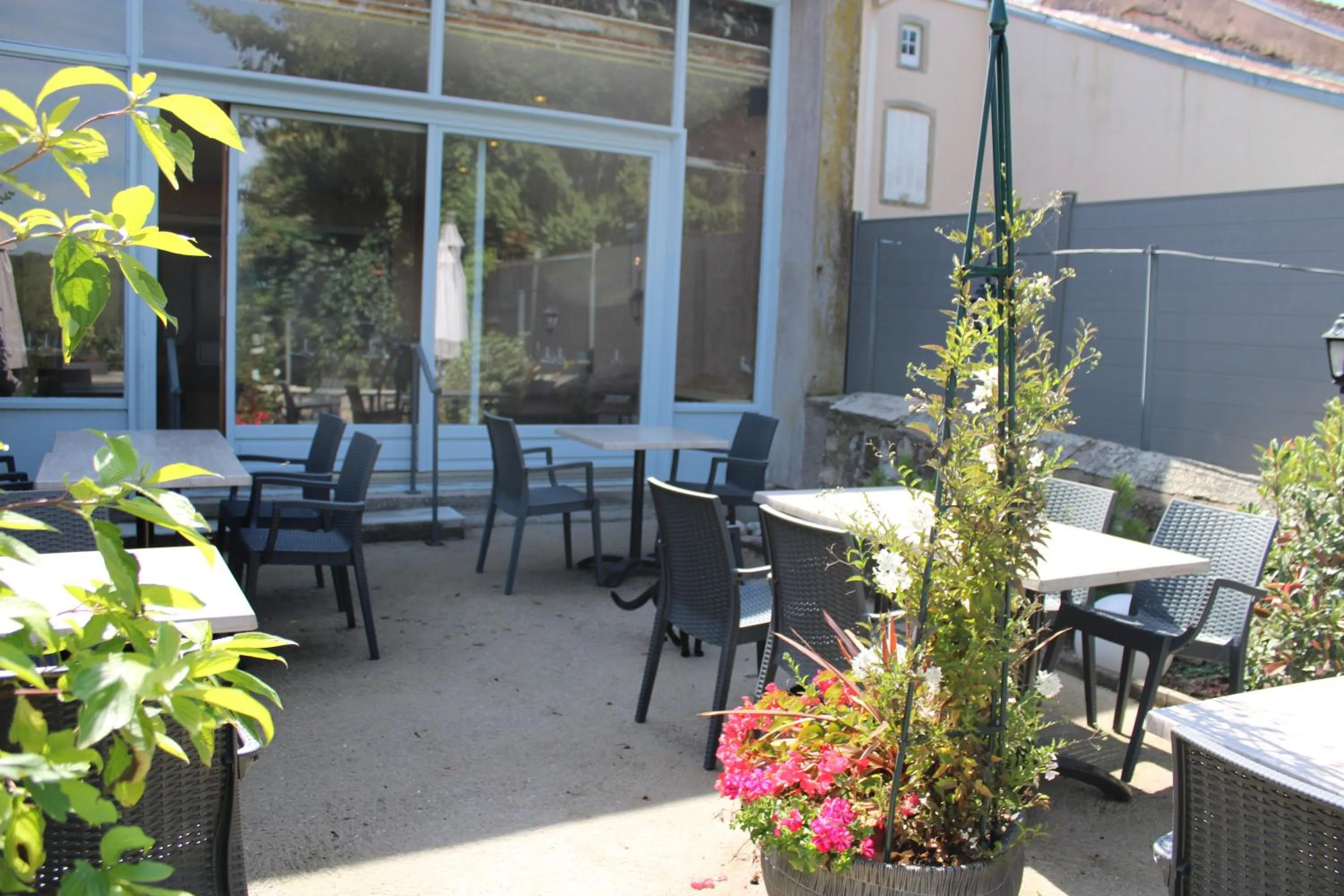 Patio in Le Commerce