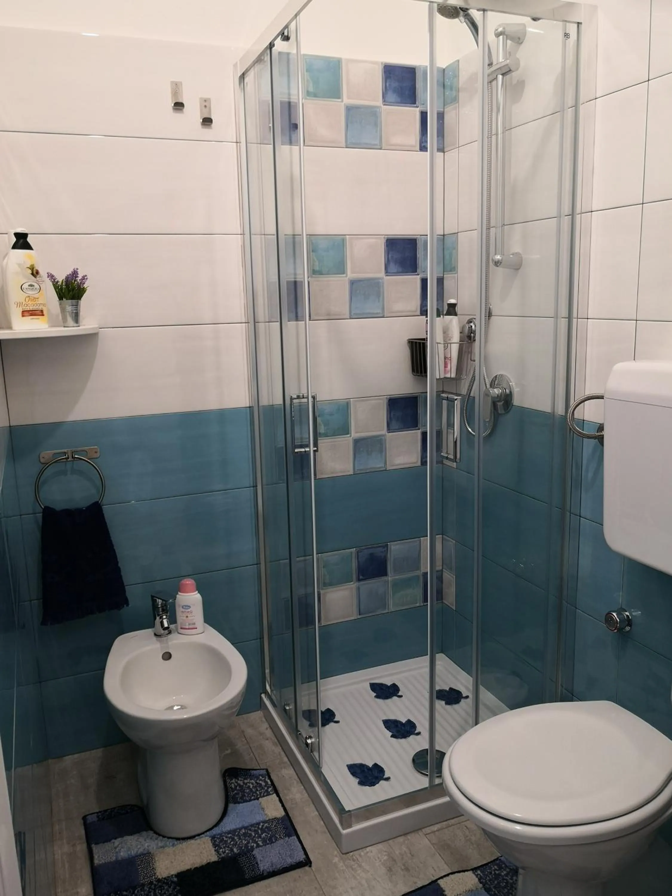 Shower in Short Lets Vacanze "Massimo"