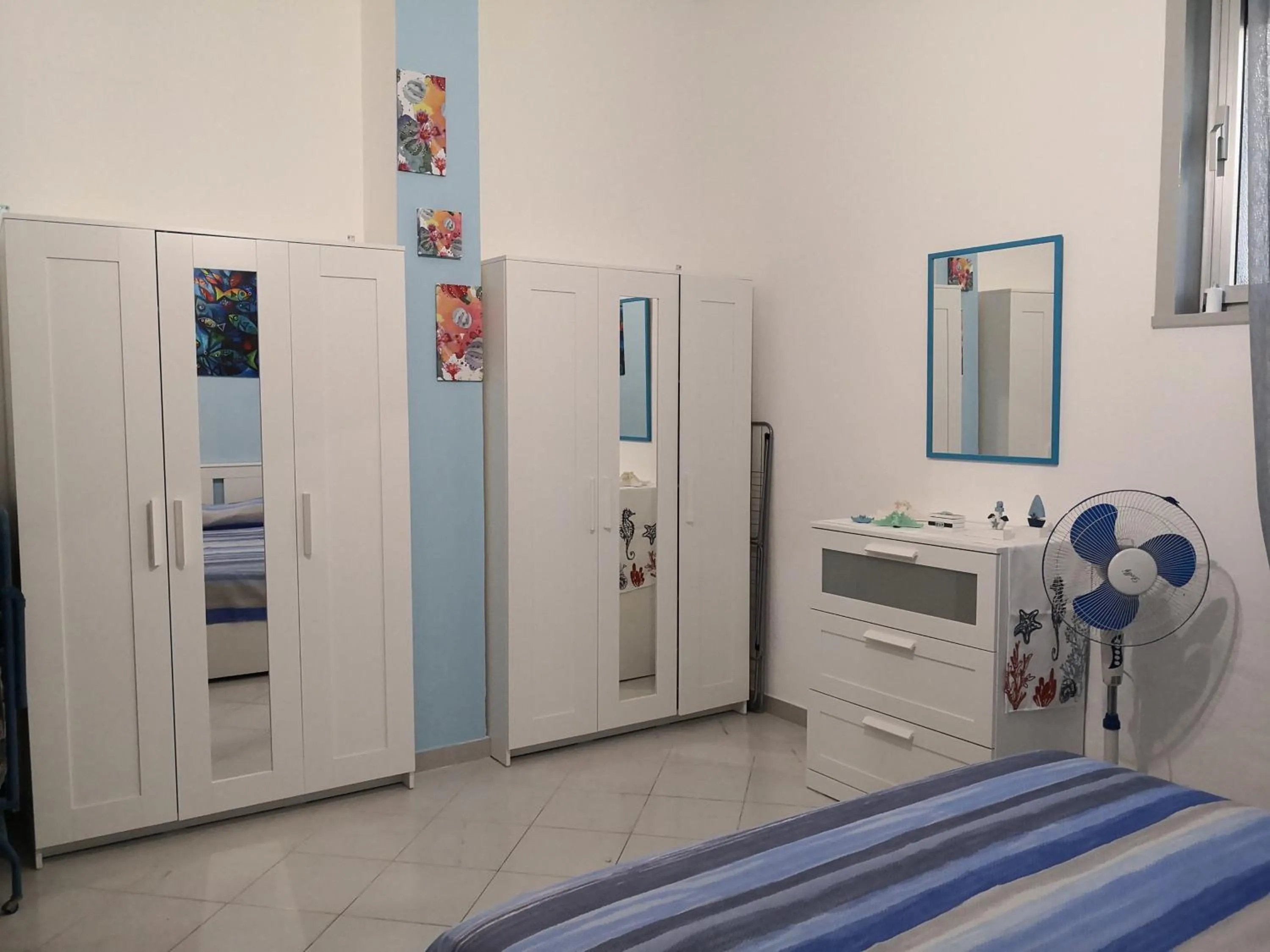 wardrobe, Bed in Short Lets Vacanze "Massimo"