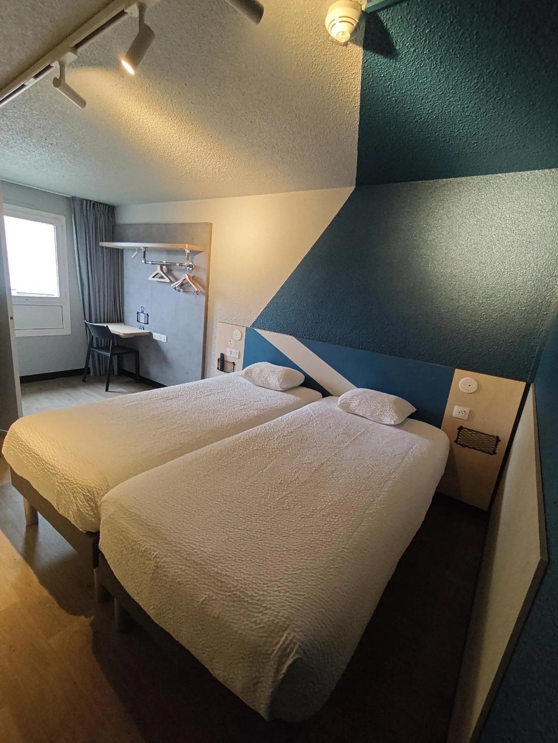 Bed in Ibis budget Périgueux