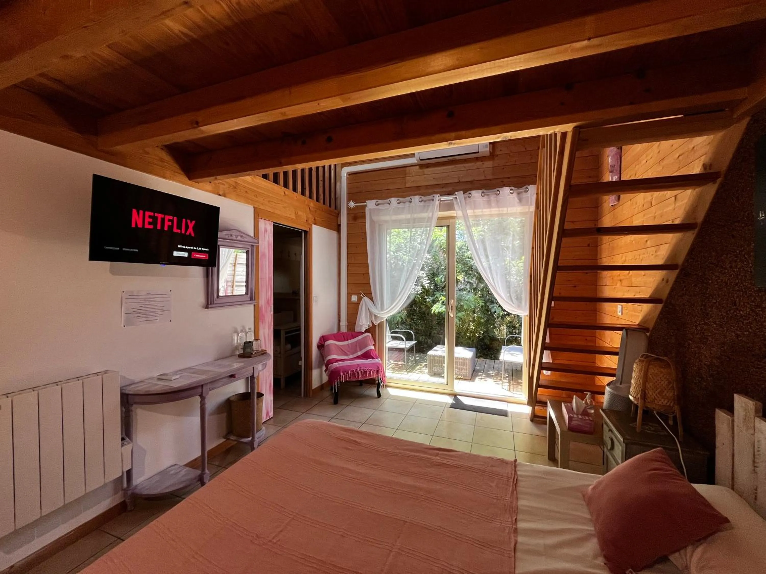 Bedroom, Bed in La Villa Herbert Maison d'hôtes à Andernos