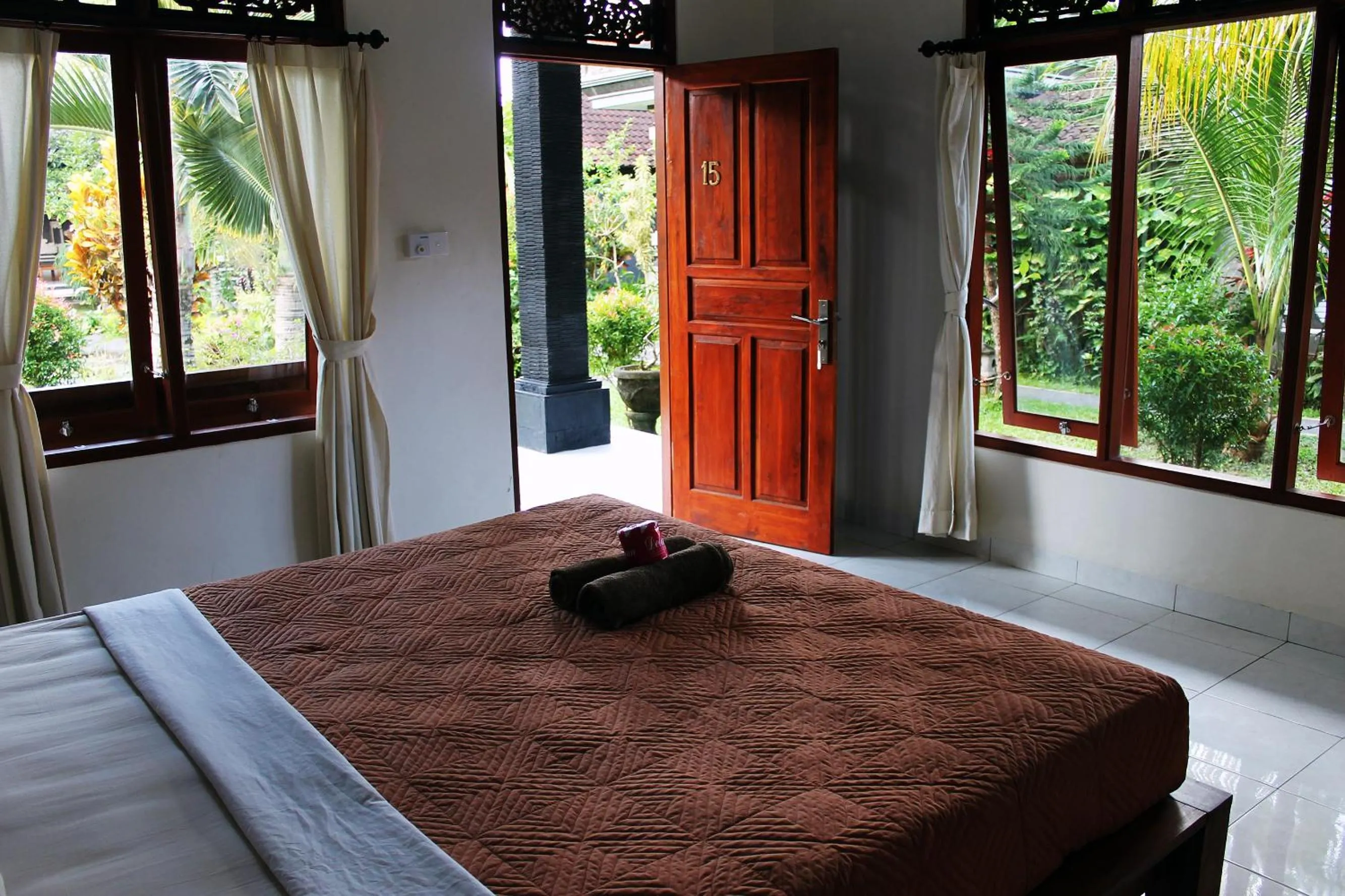 Bedroom, Bed in Swan Inn