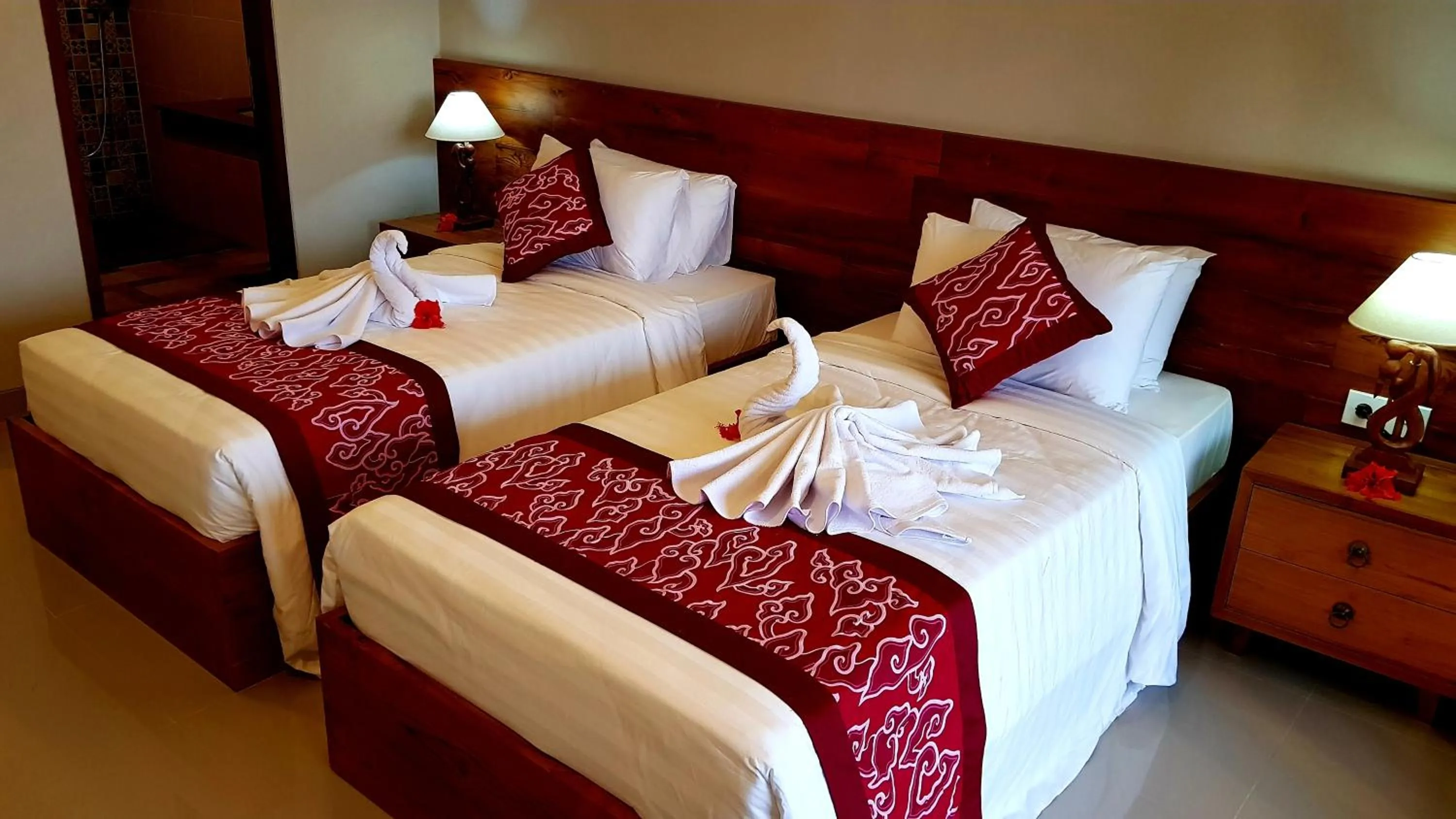 Bedroom, Bed in Swan Inn