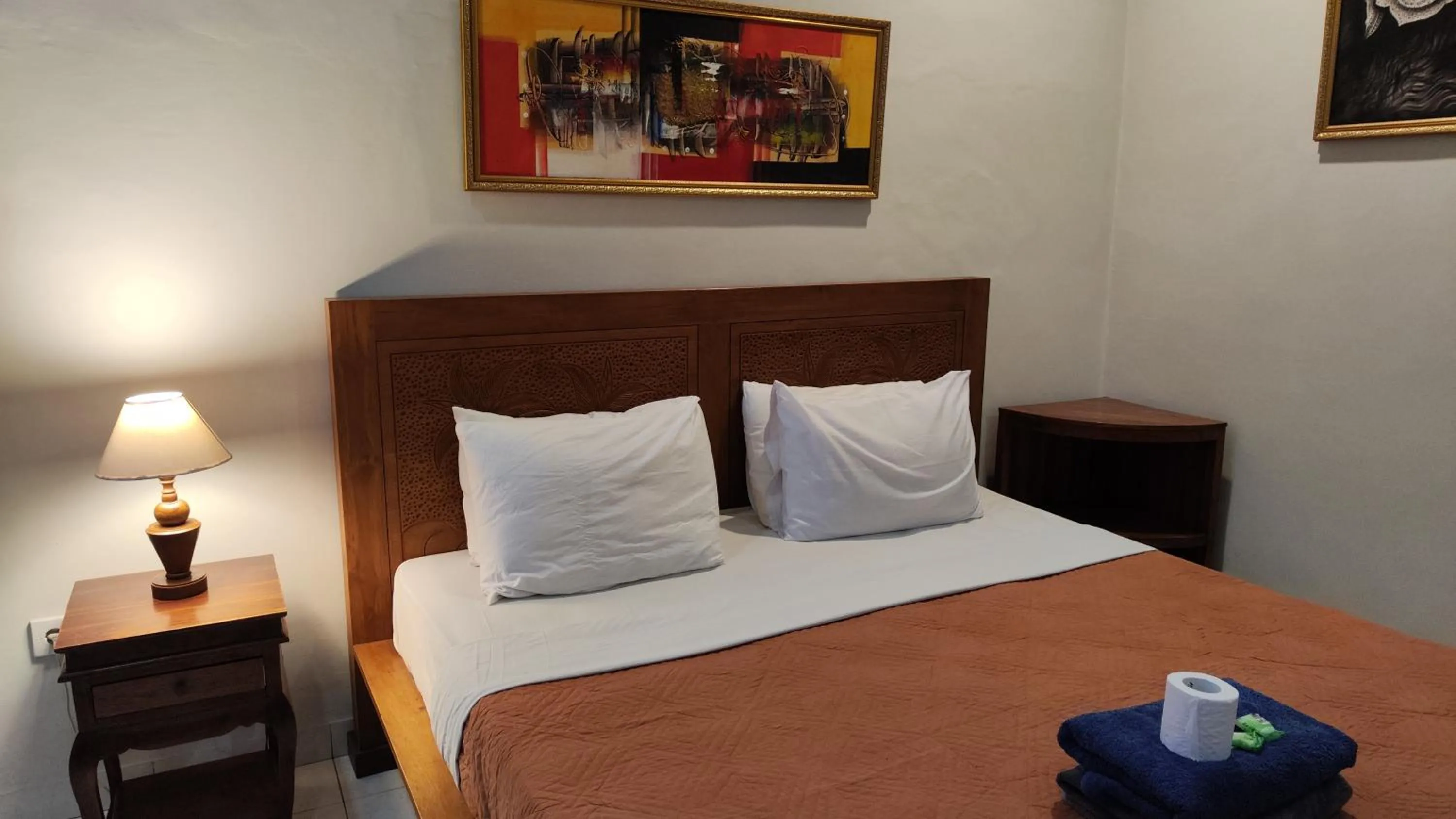 Bedroom, Bed in Swan Inn