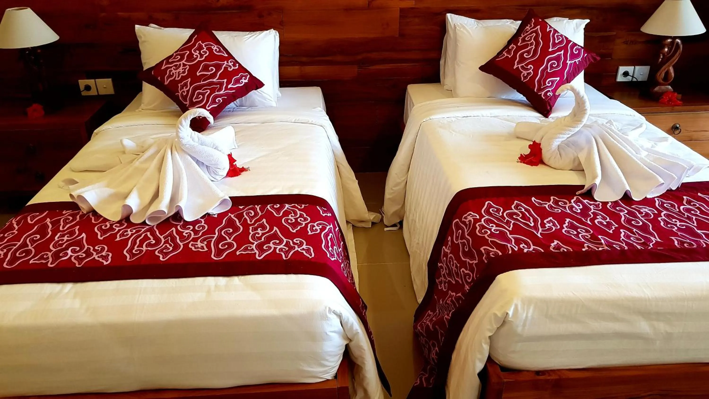 Bedroom, Bed in Swan Inn