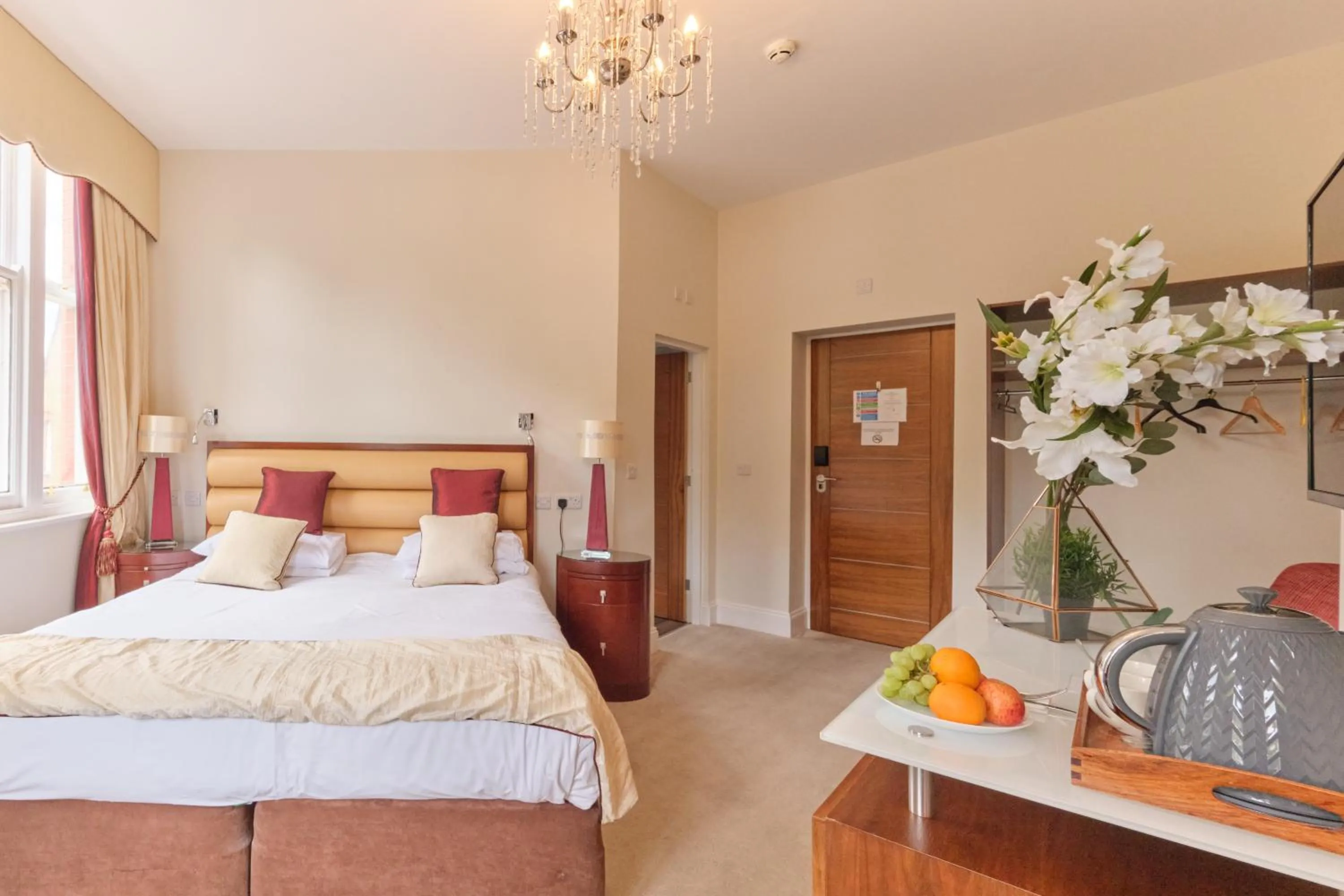 Bed in Kings Park Hotel