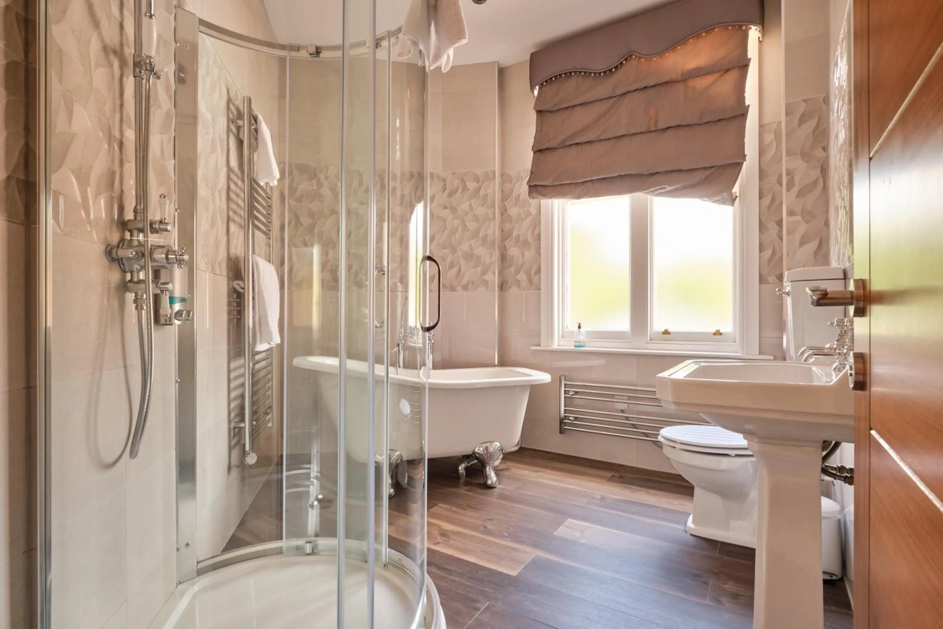 Shower in Kings Park Hotel