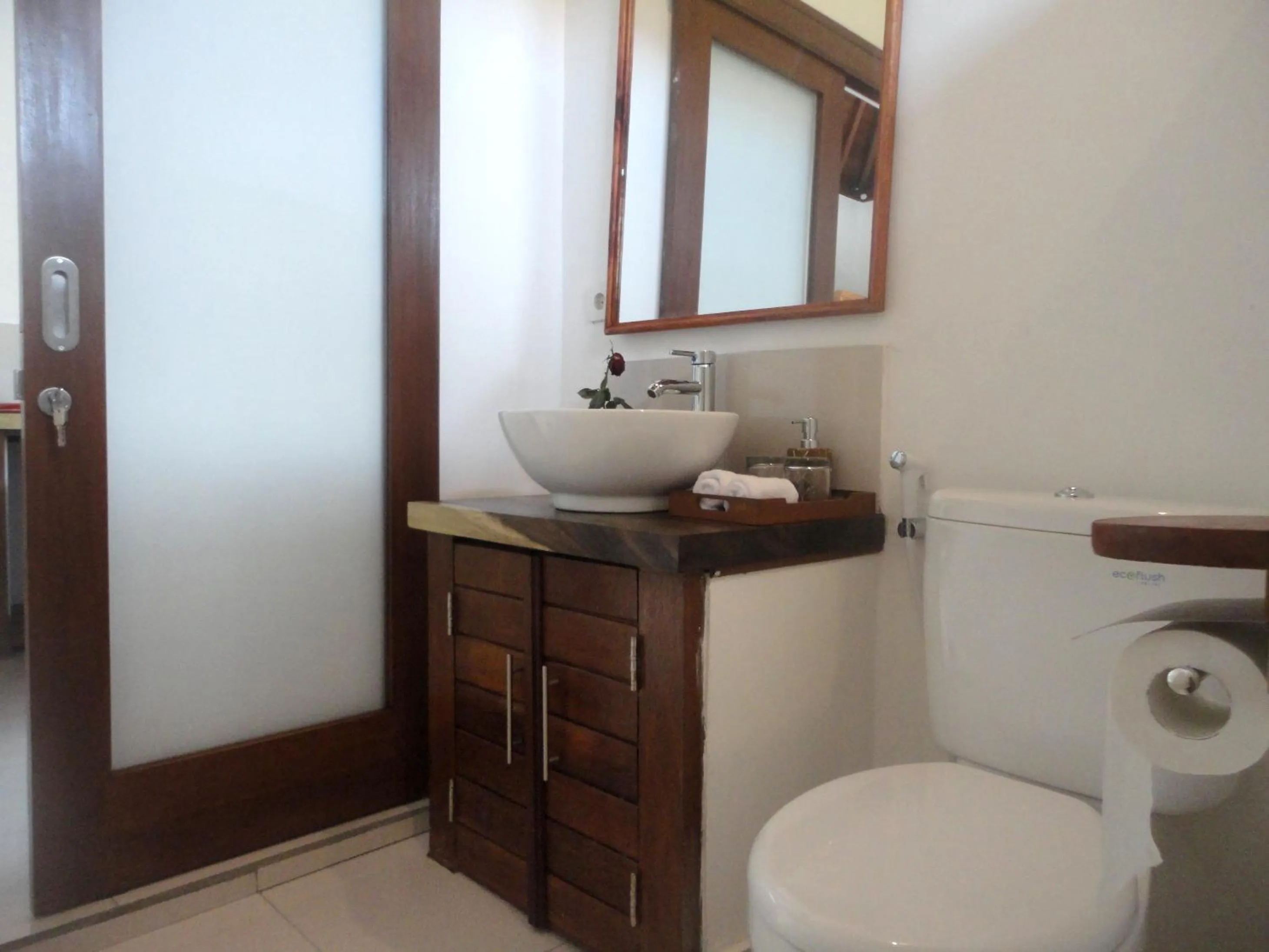 Toilet in Paraiso Cottage Ubud