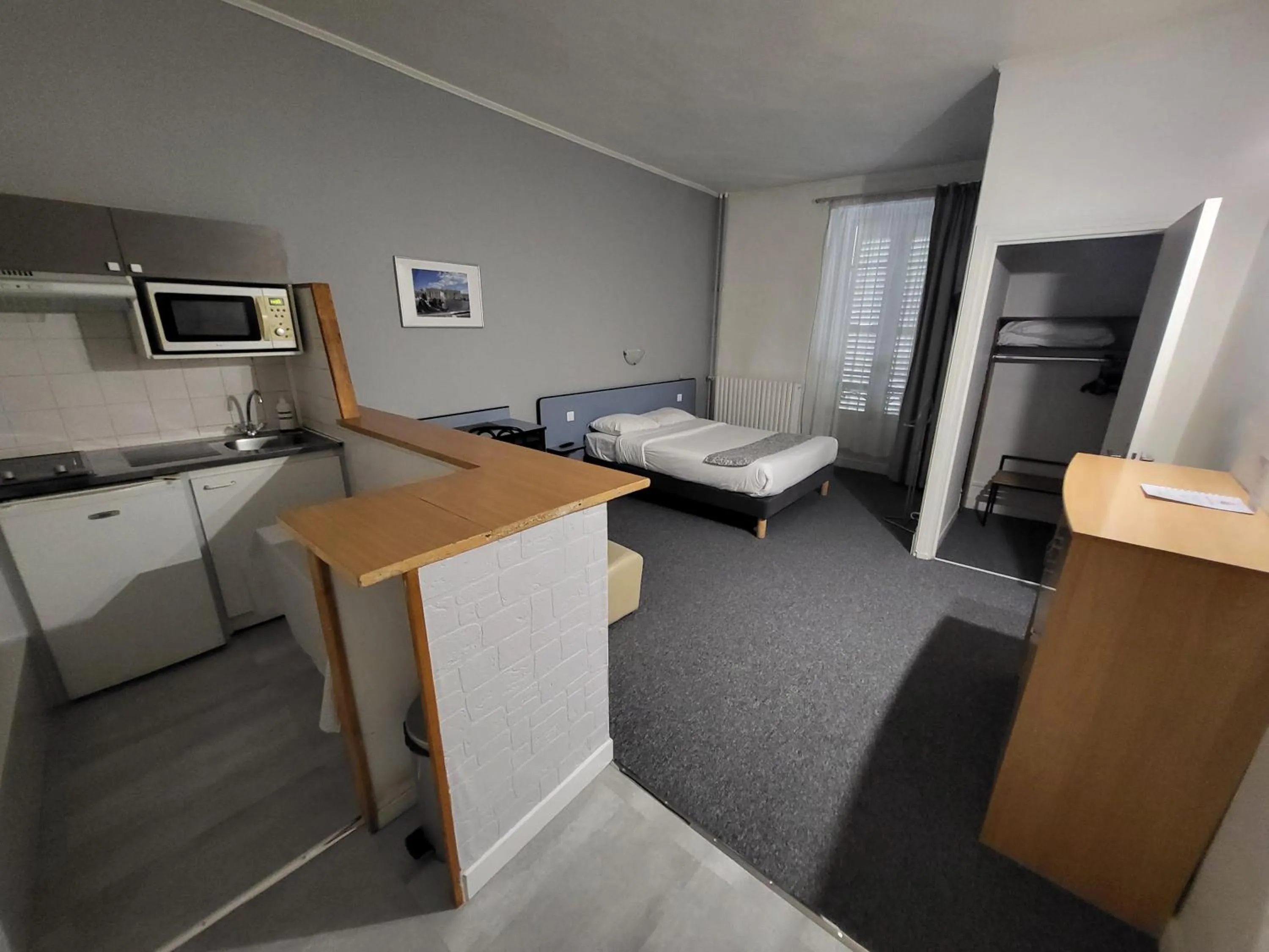 Bed in Royal Hotel Versailles